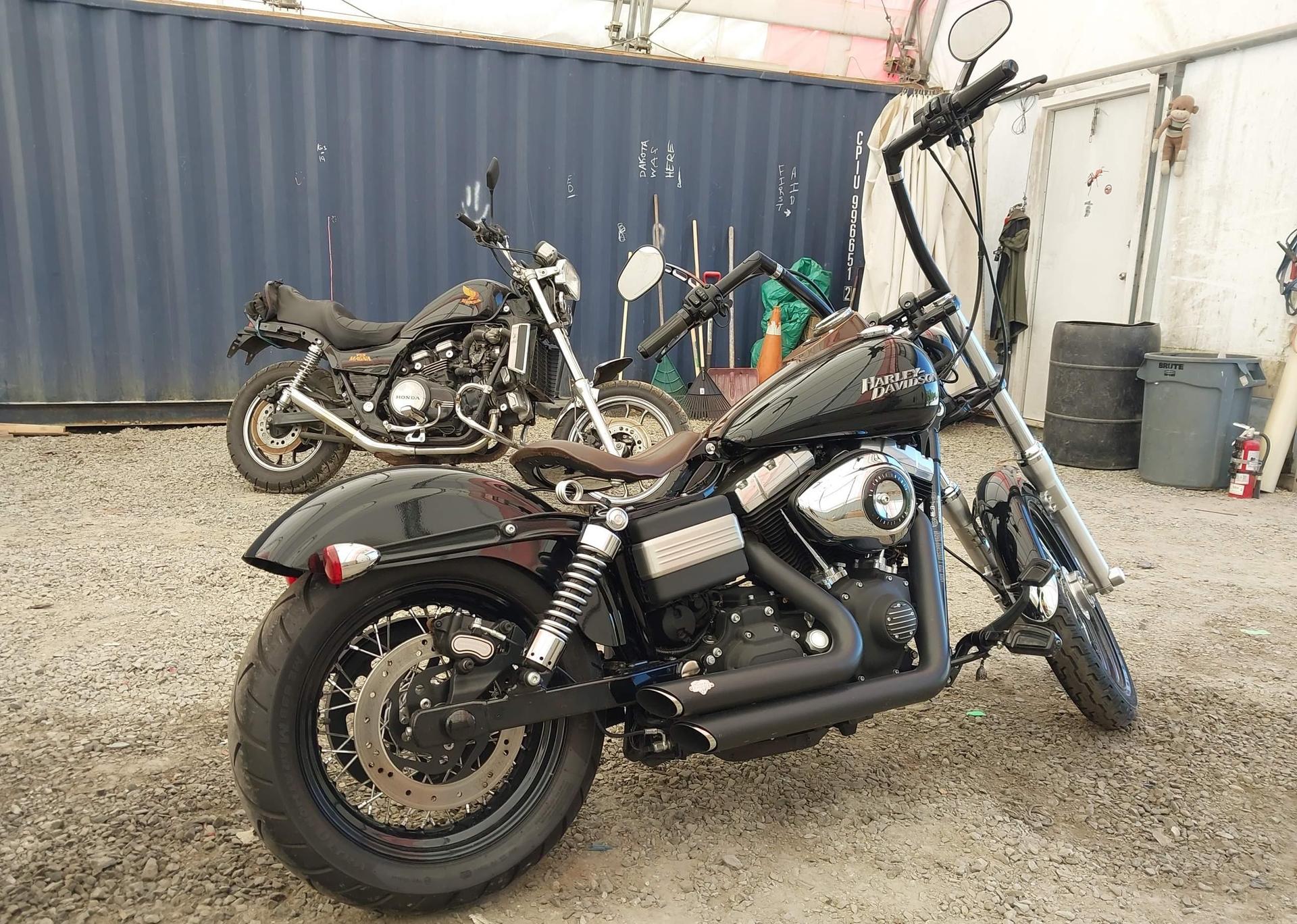 2010 HARLEY-DAVIDSON FXDB