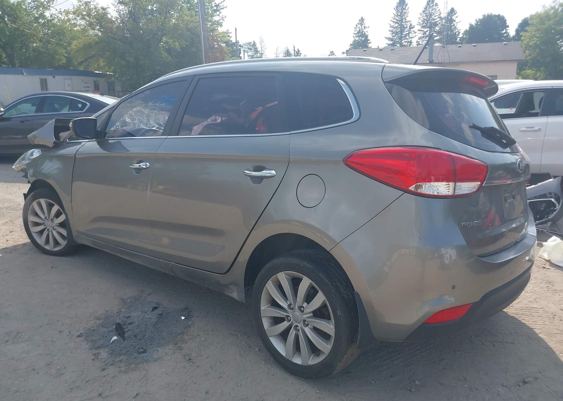 2014 KIA RONDO EX