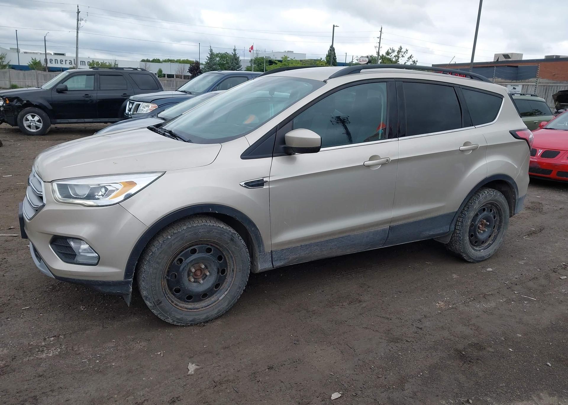 2017 FORD ESCAPE SE