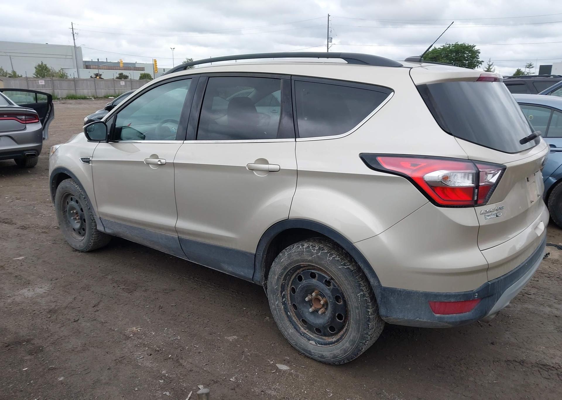 2017 FORD ESCAPE SE