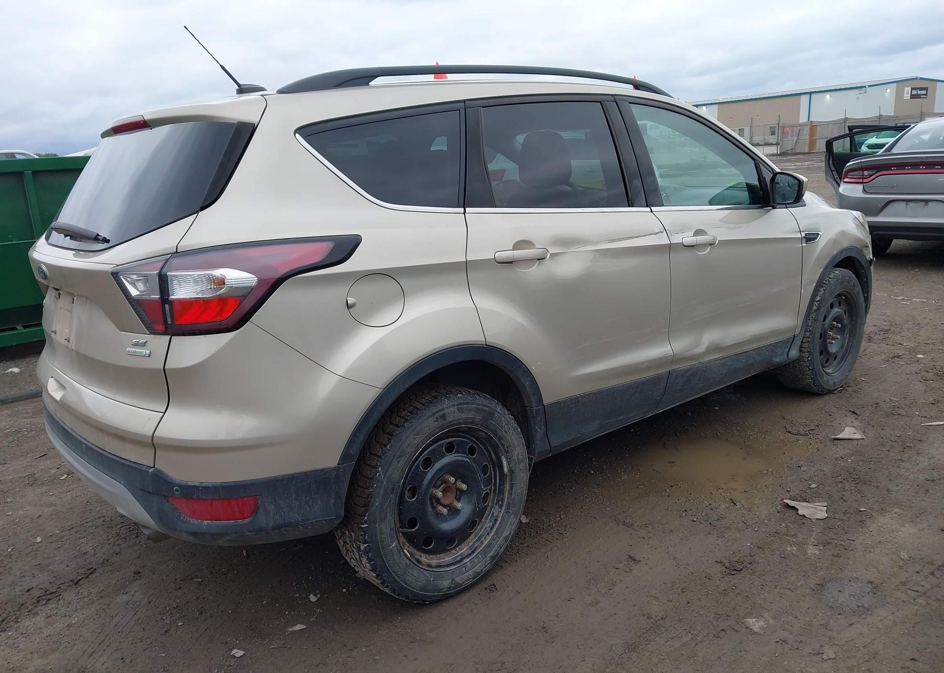 2017 FORD ESCAPE SE