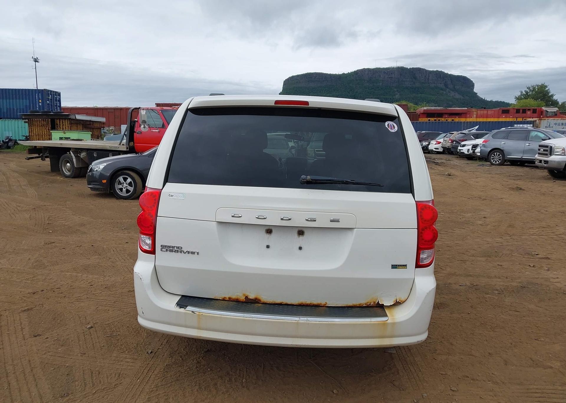 2012 DODGE GRAND CARAVAN SE
