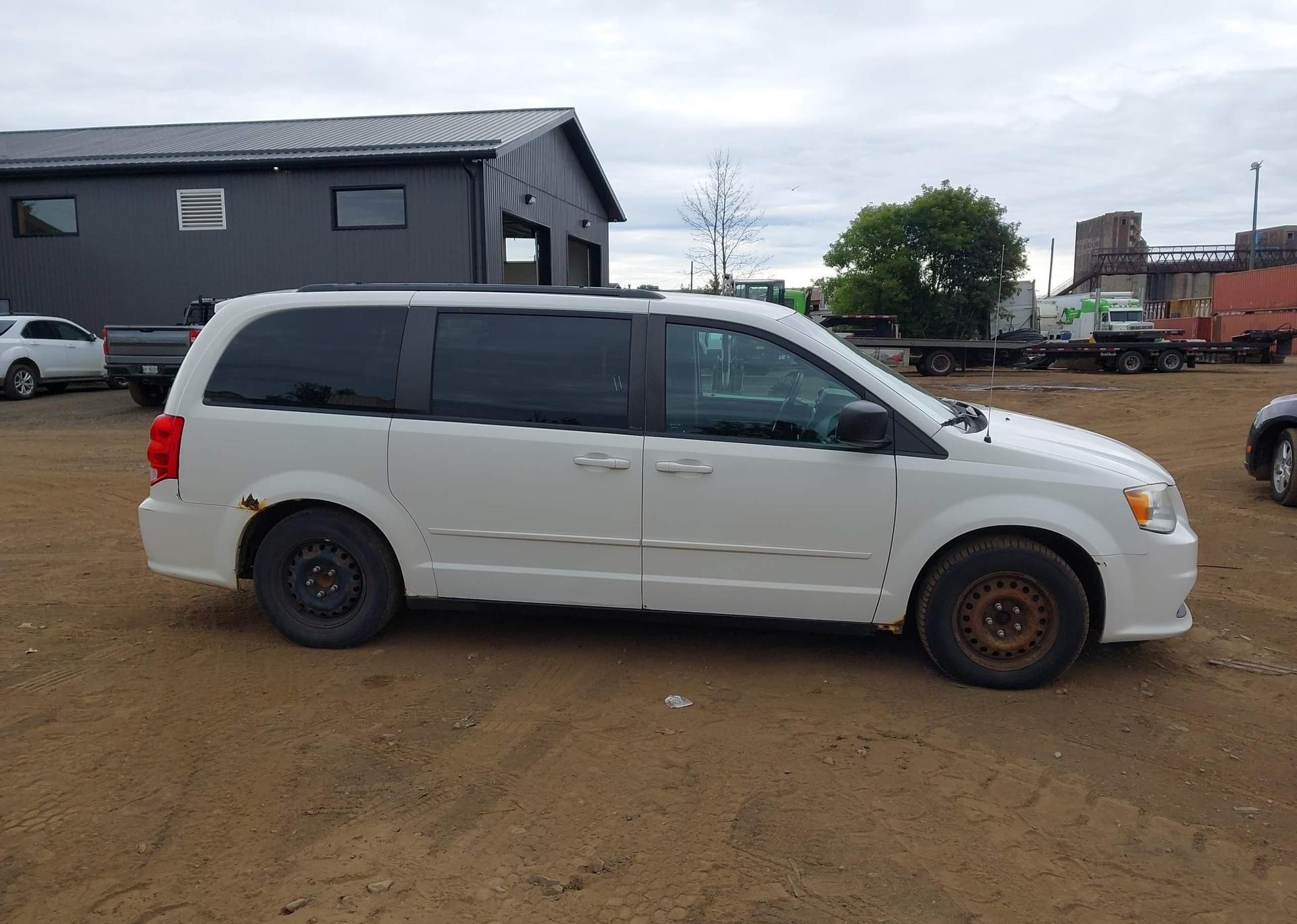2012 DODGE GRAND CARAVAN SE