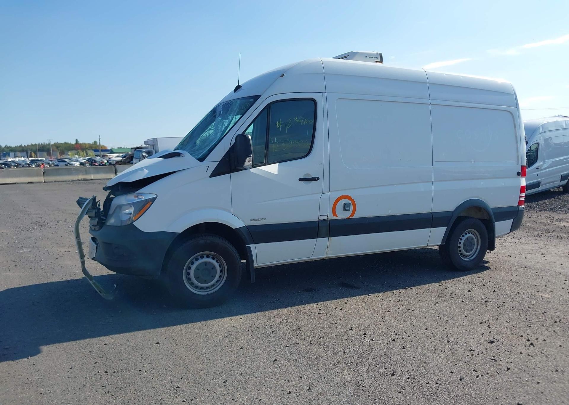 2014 MERCEDES-BENZ SPRINTER 2500 STANDARD ROOF