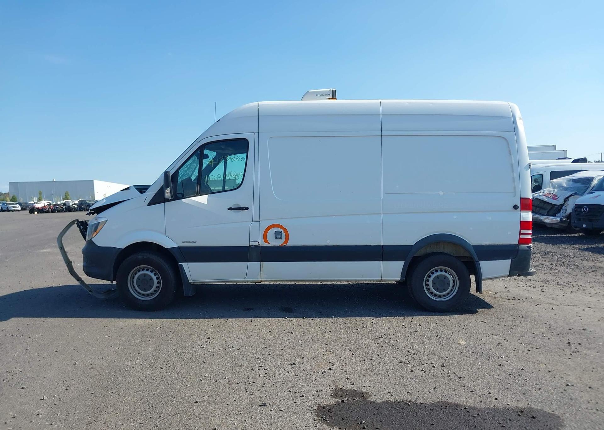 2014 MERCEDES-BENZ SPRINTER 2500 STANDARD ROOF