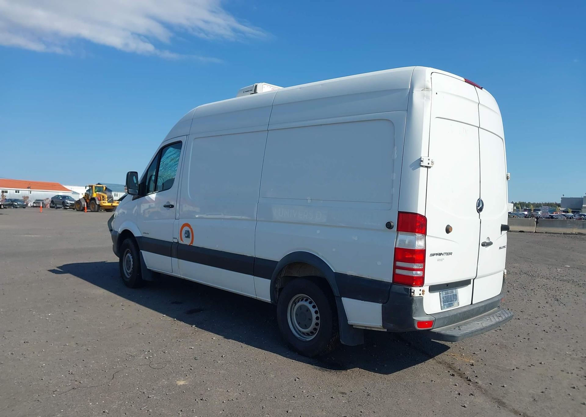 2014 MERCEDES-BENZ SPRINTER 2500 STANDARD ROOF