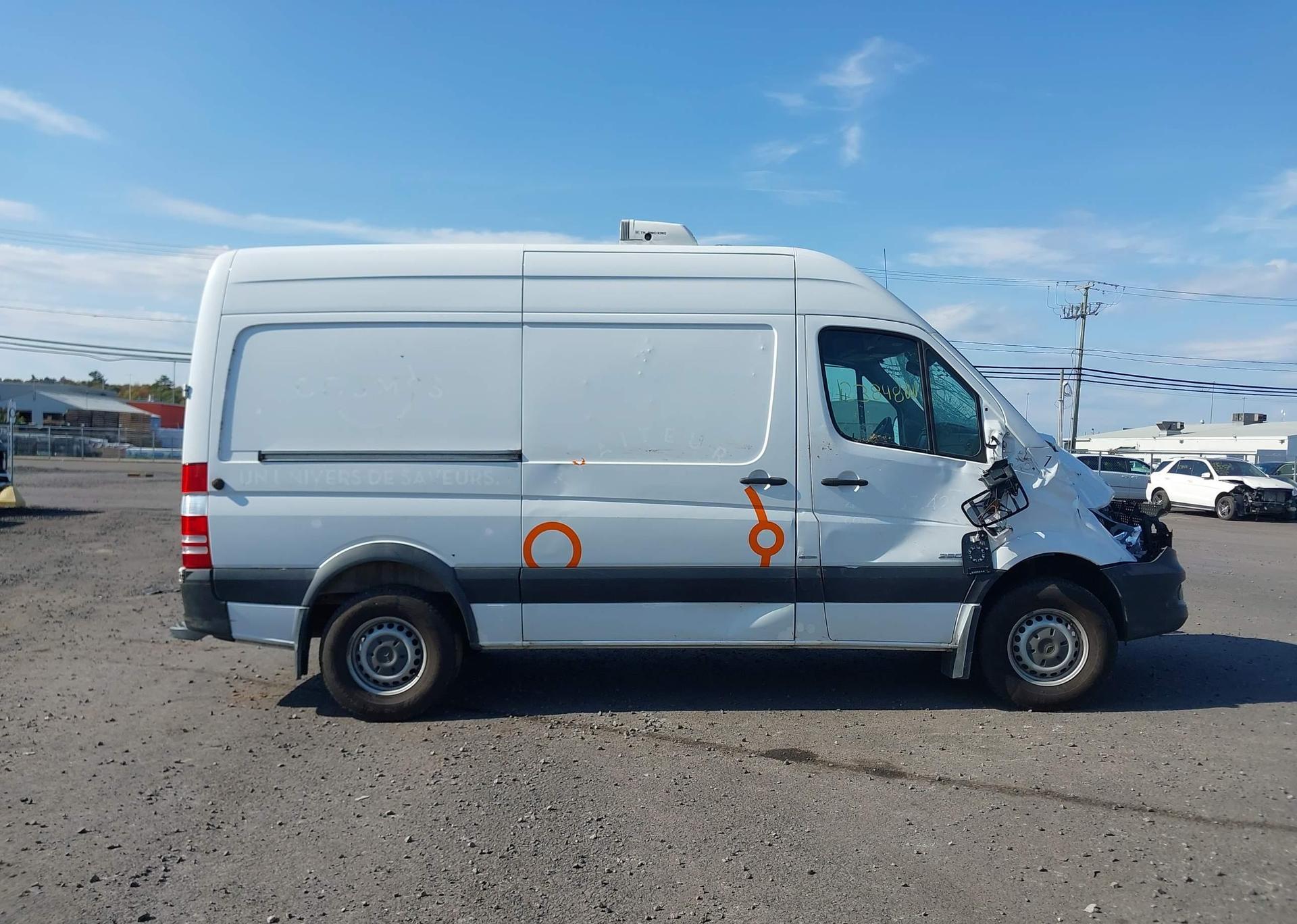 2014 MERCEDES-BENZ SPRINTER 2500 STANDARD ROOF