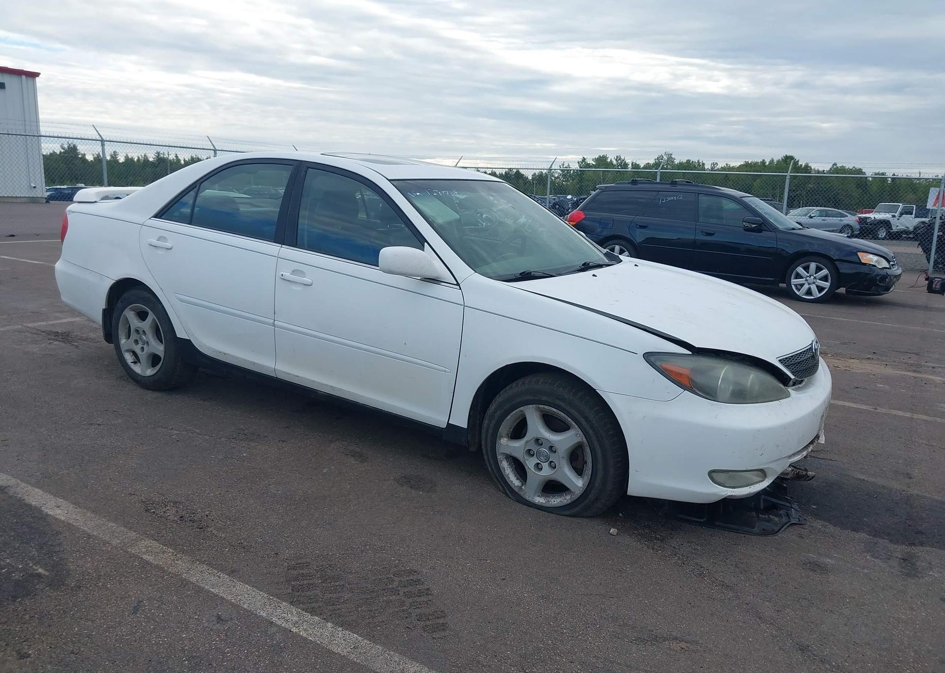 2003 TOYOTA CAMRY LE V6