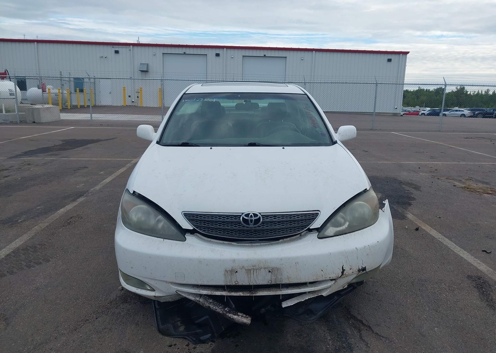 2003 TOYOTA CAMRY LE V6