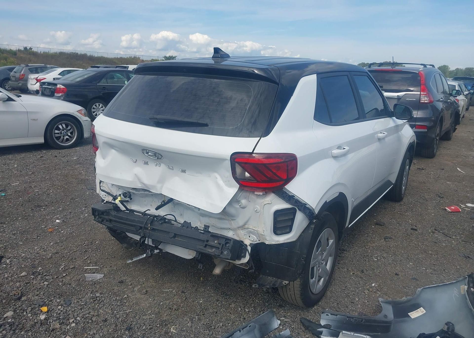 2022 HYUNDAI VENUE SE