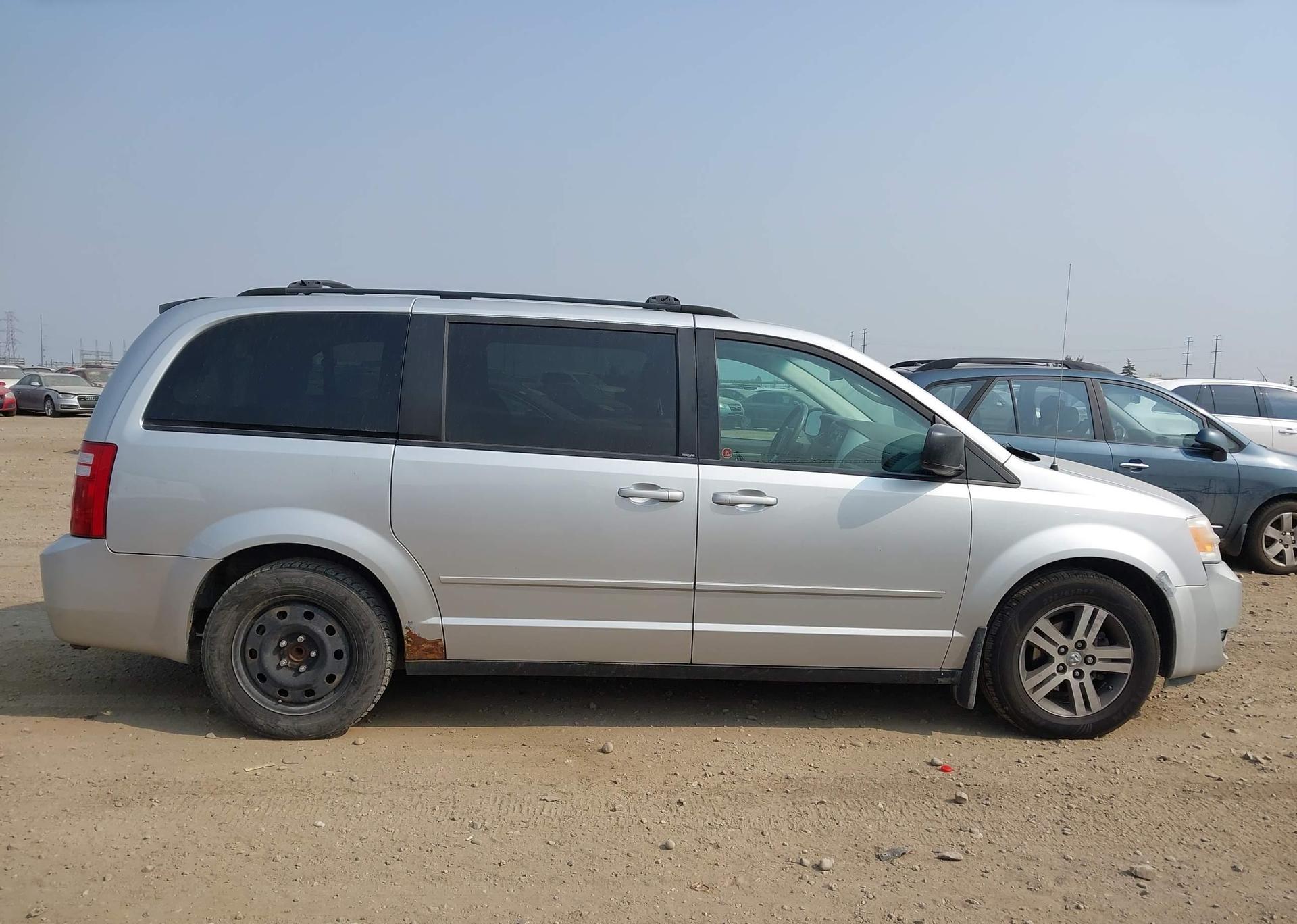 2010 DODGE GRAND CARAVAN SE