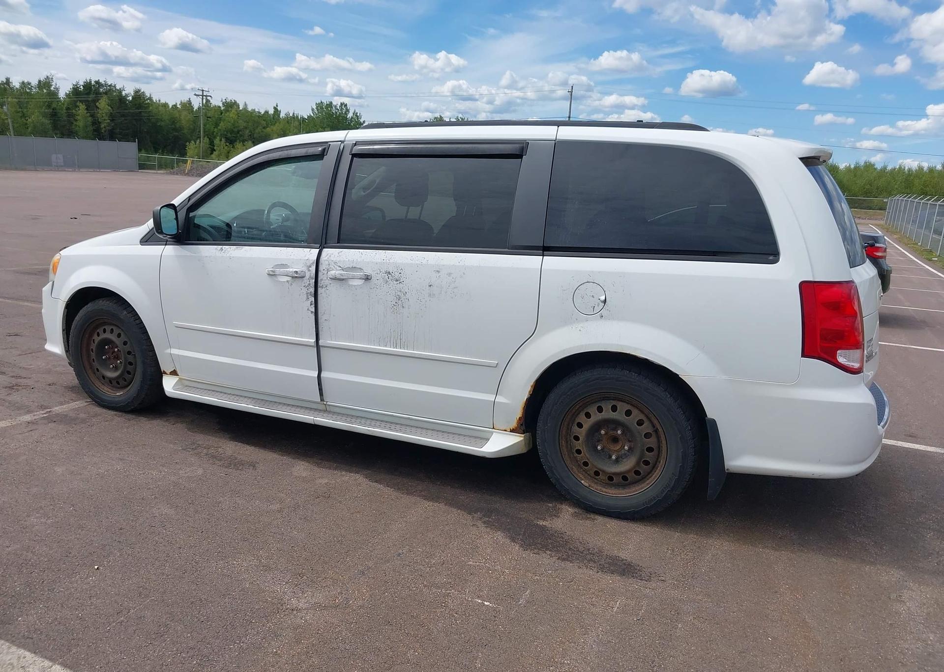 2014 DODGE GRAND CARAVAN SE