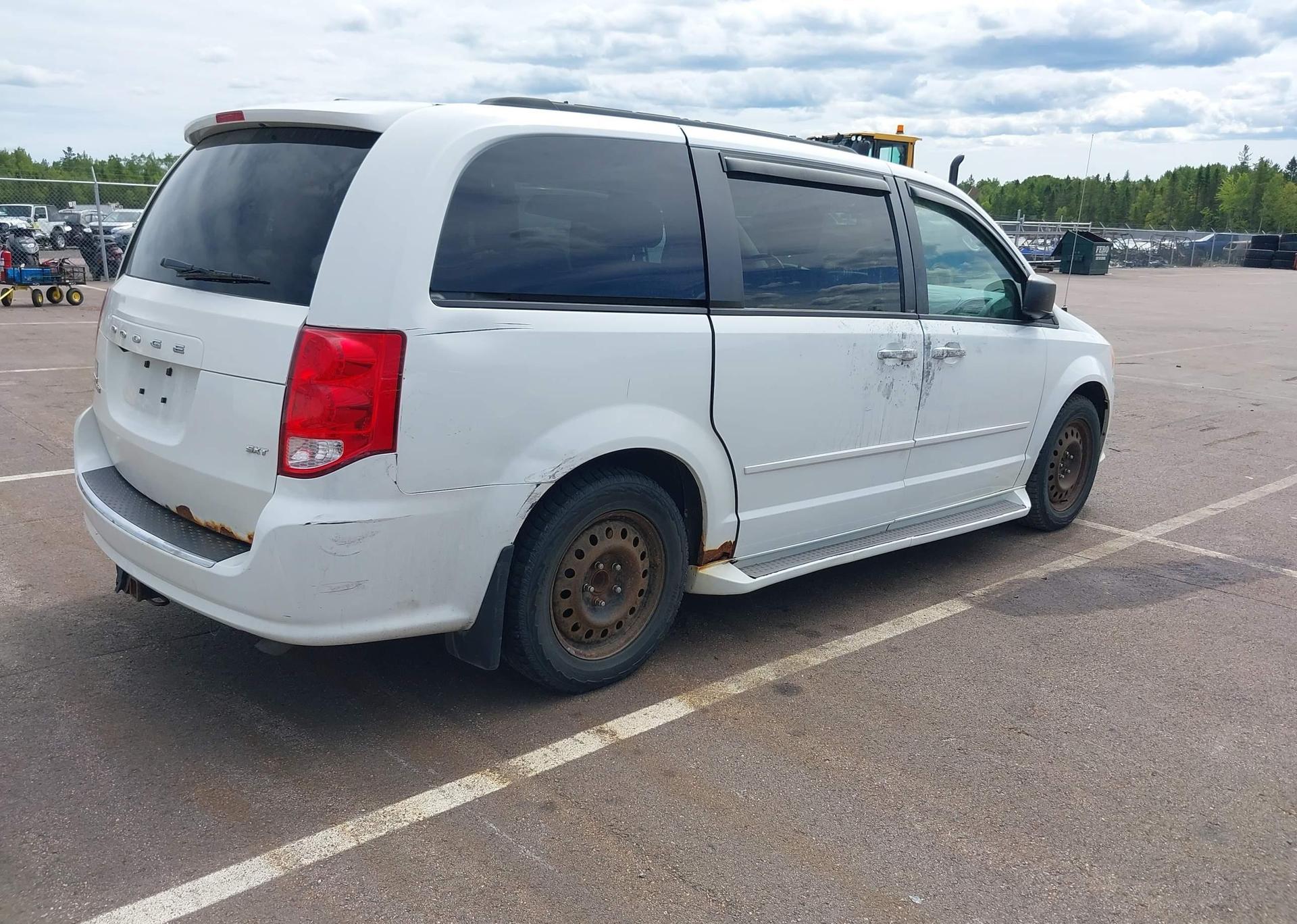 2014 DODGE GRAND CARAVAN SE