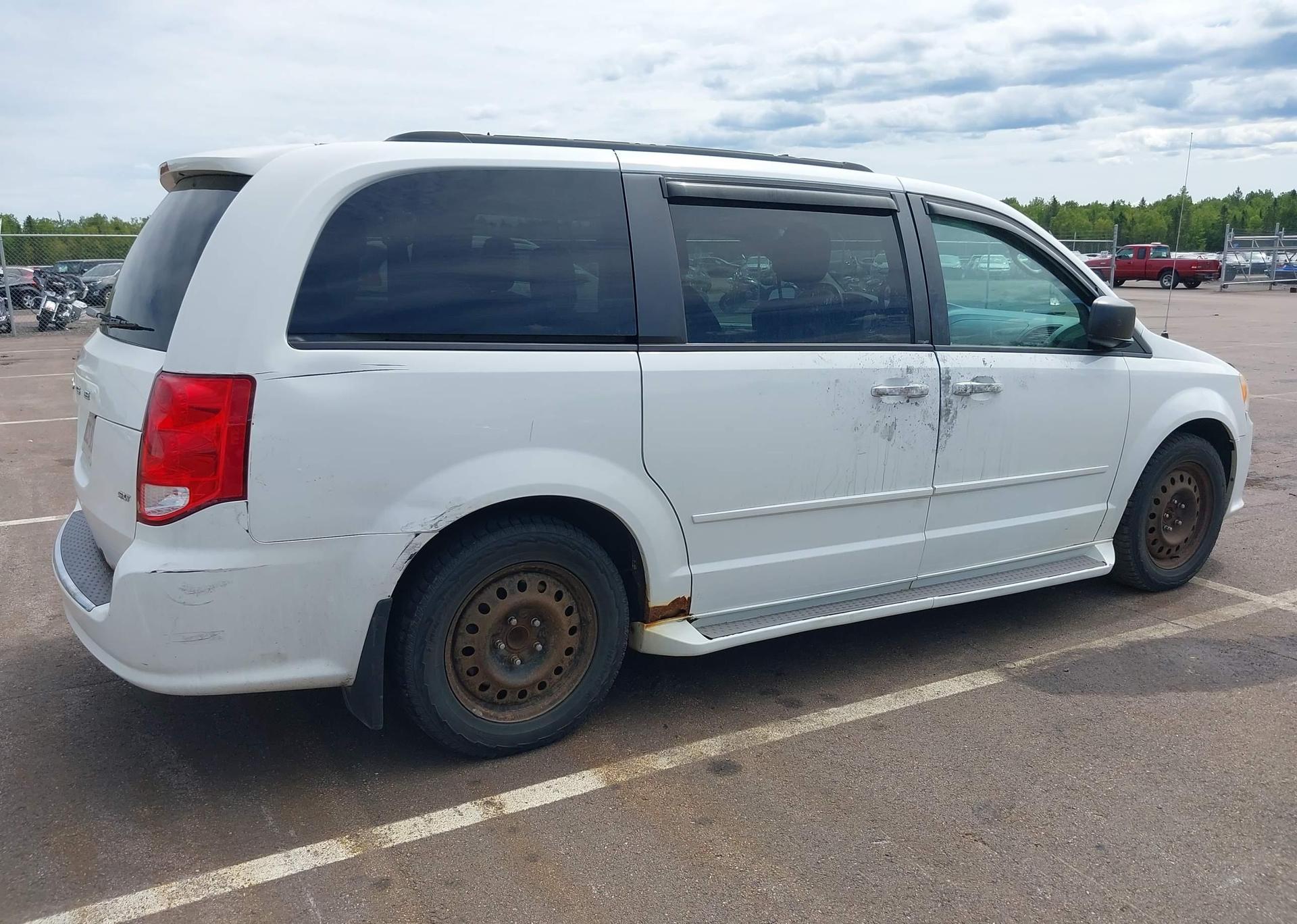 2014 DODGE GRAND CARAVAN SE