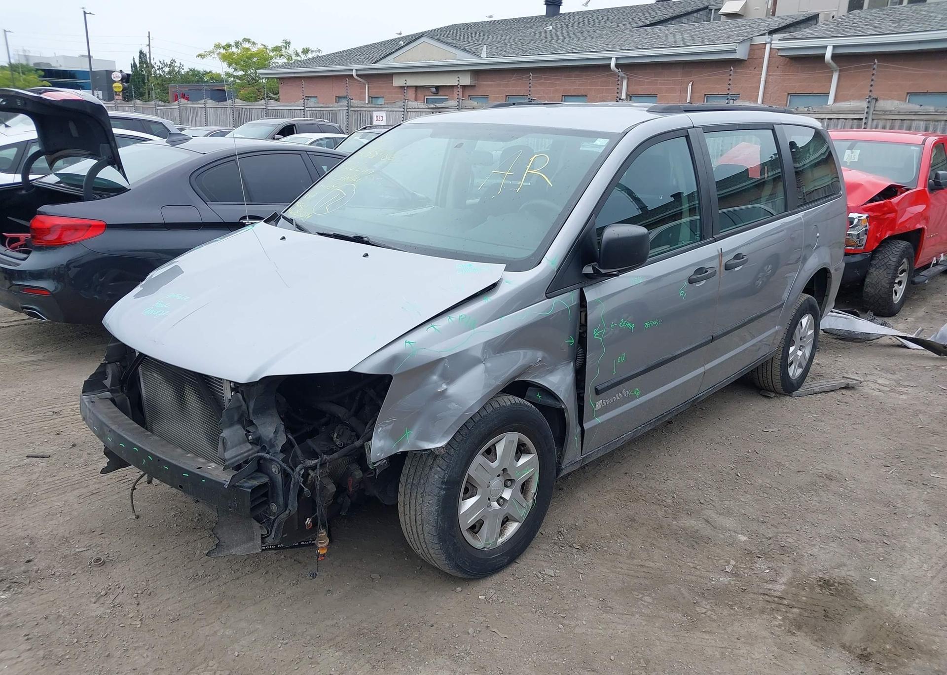 2013 DODGE GRAND CARAVAN SE
