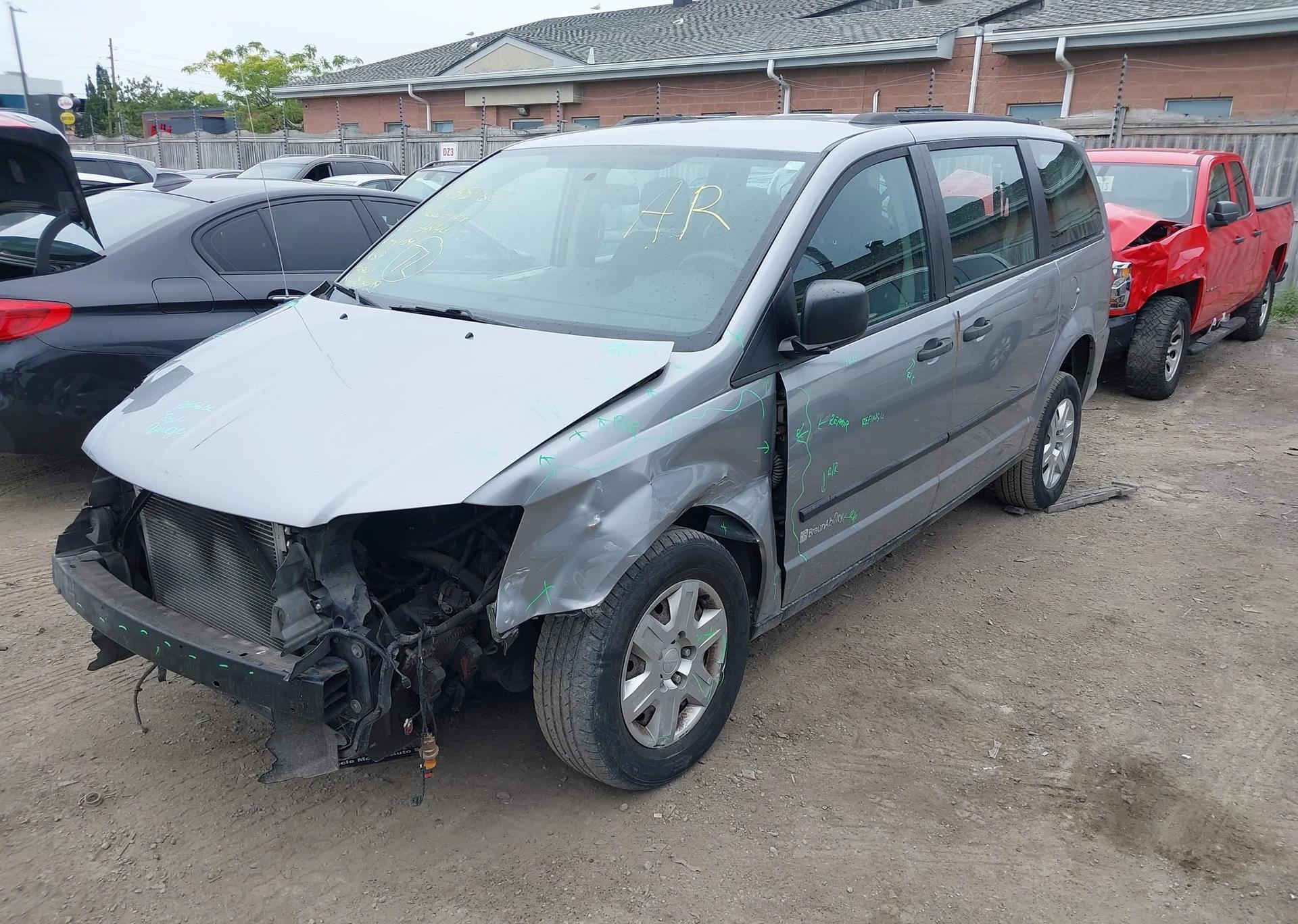 2013 DODGE GRAND CARAVAN SE