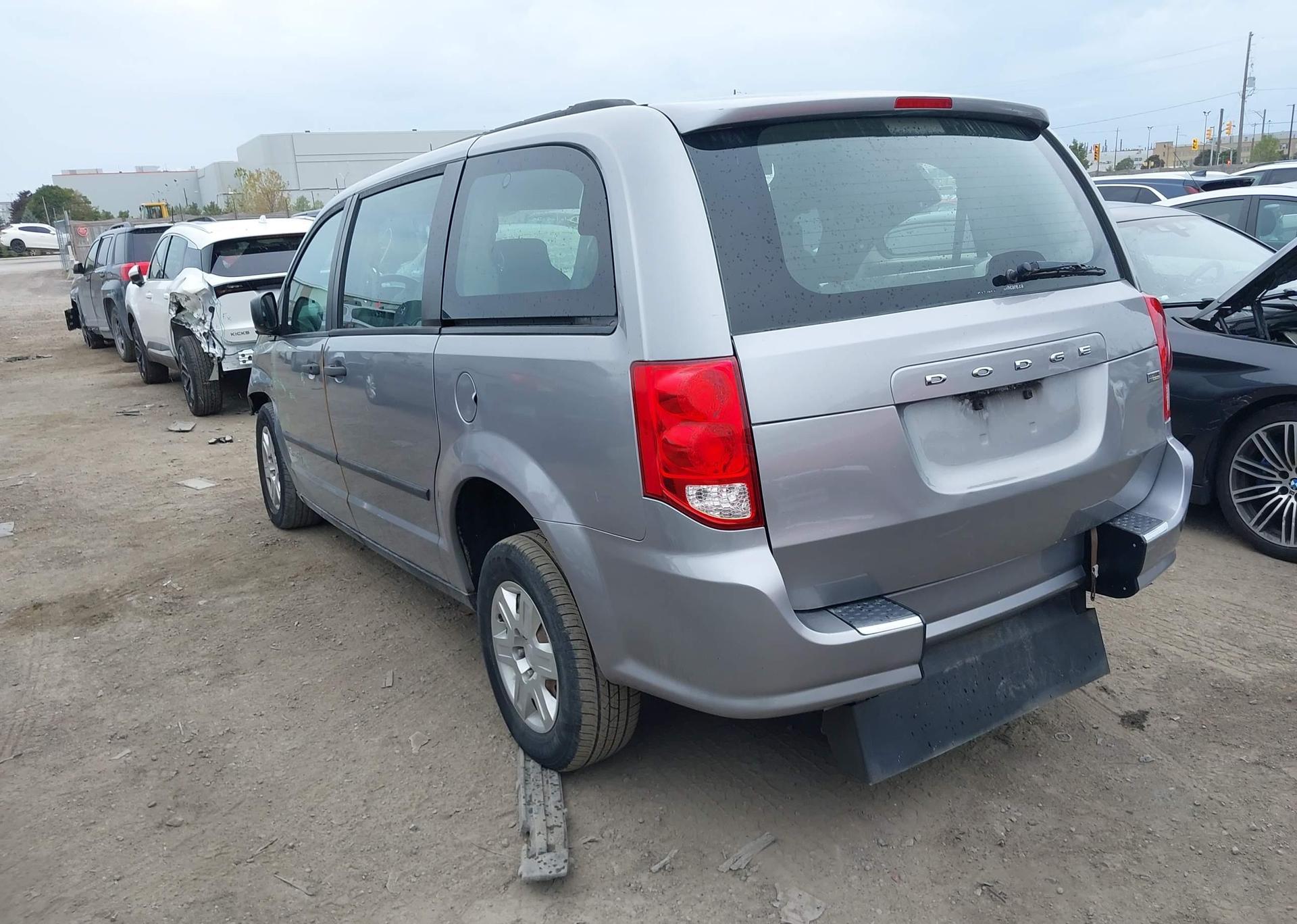 2013 DODGE GRAND CARAVAN SE