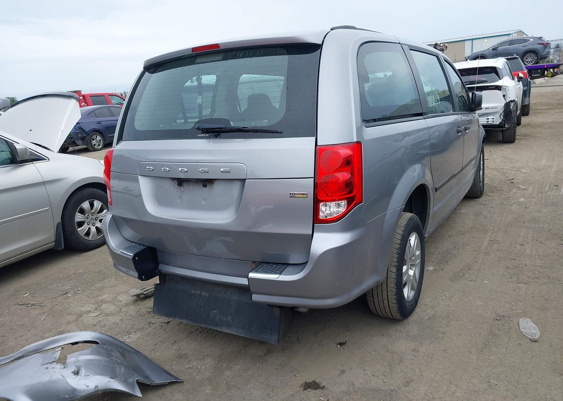 2013 DODGE GRAND CARAVAN SE