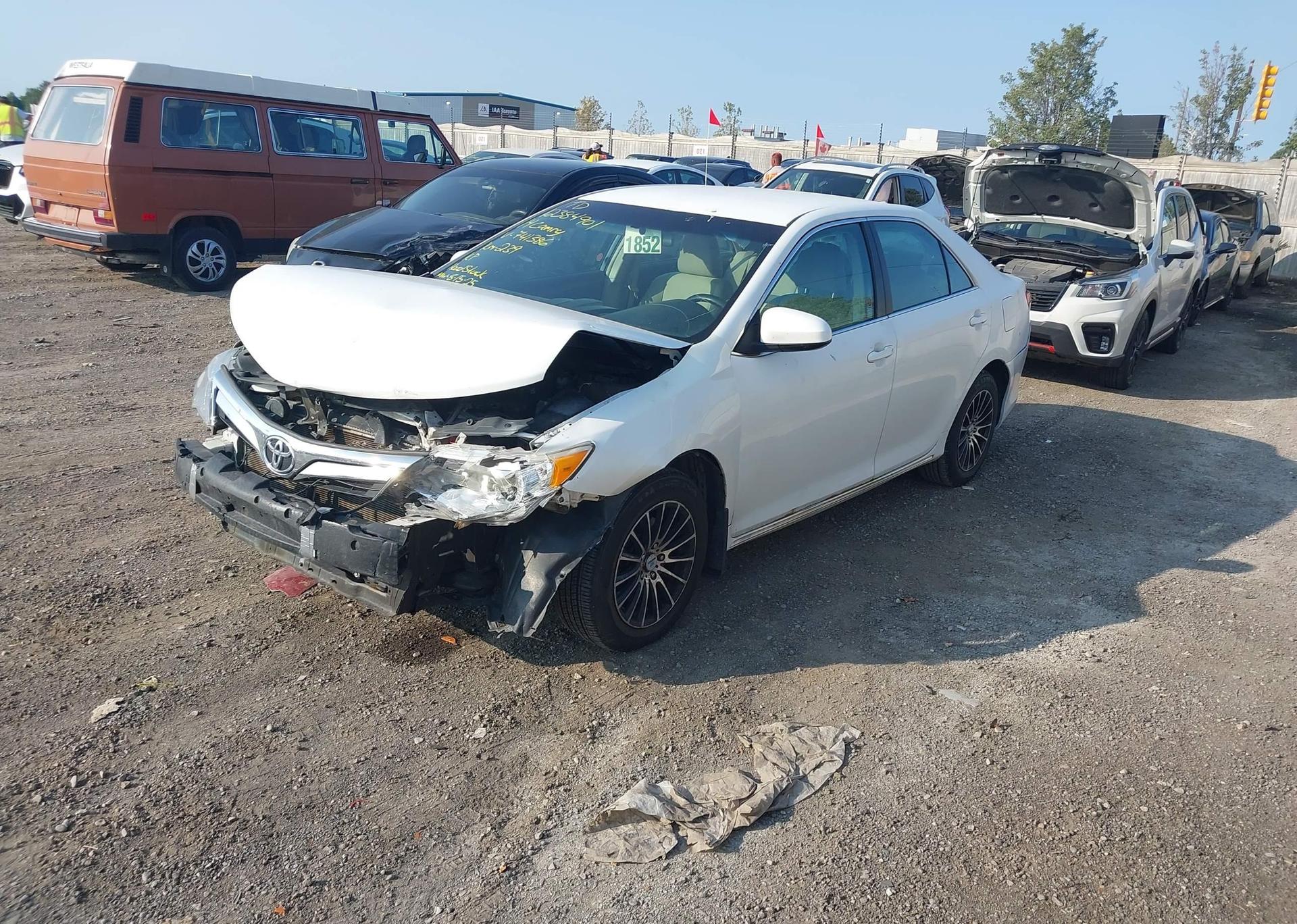 2014 TOYOTA CAMRY LE