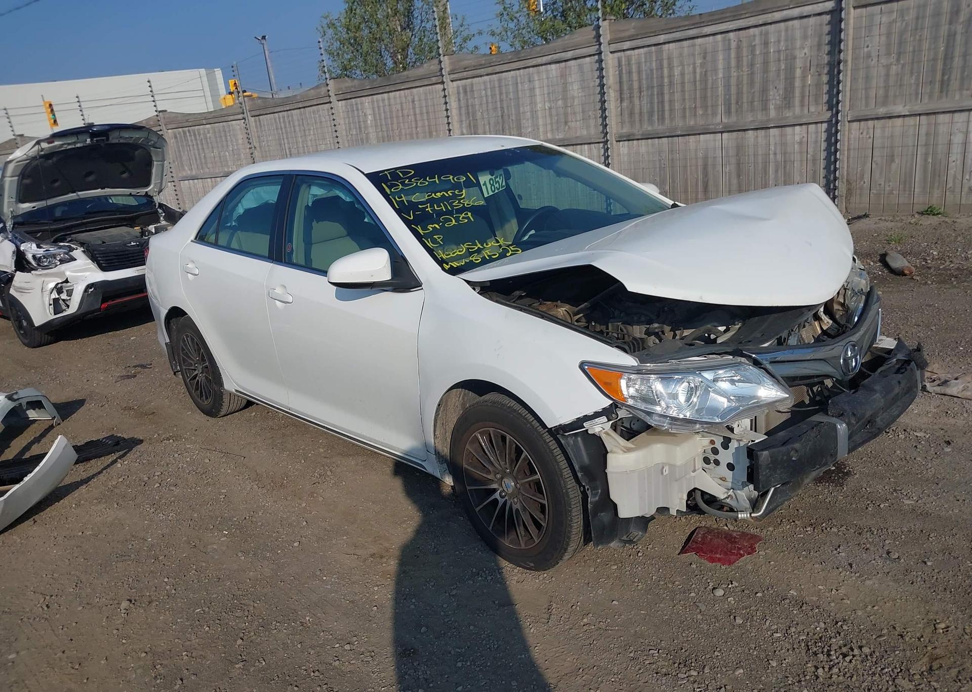 2014 TOYOTA CAMRY LE