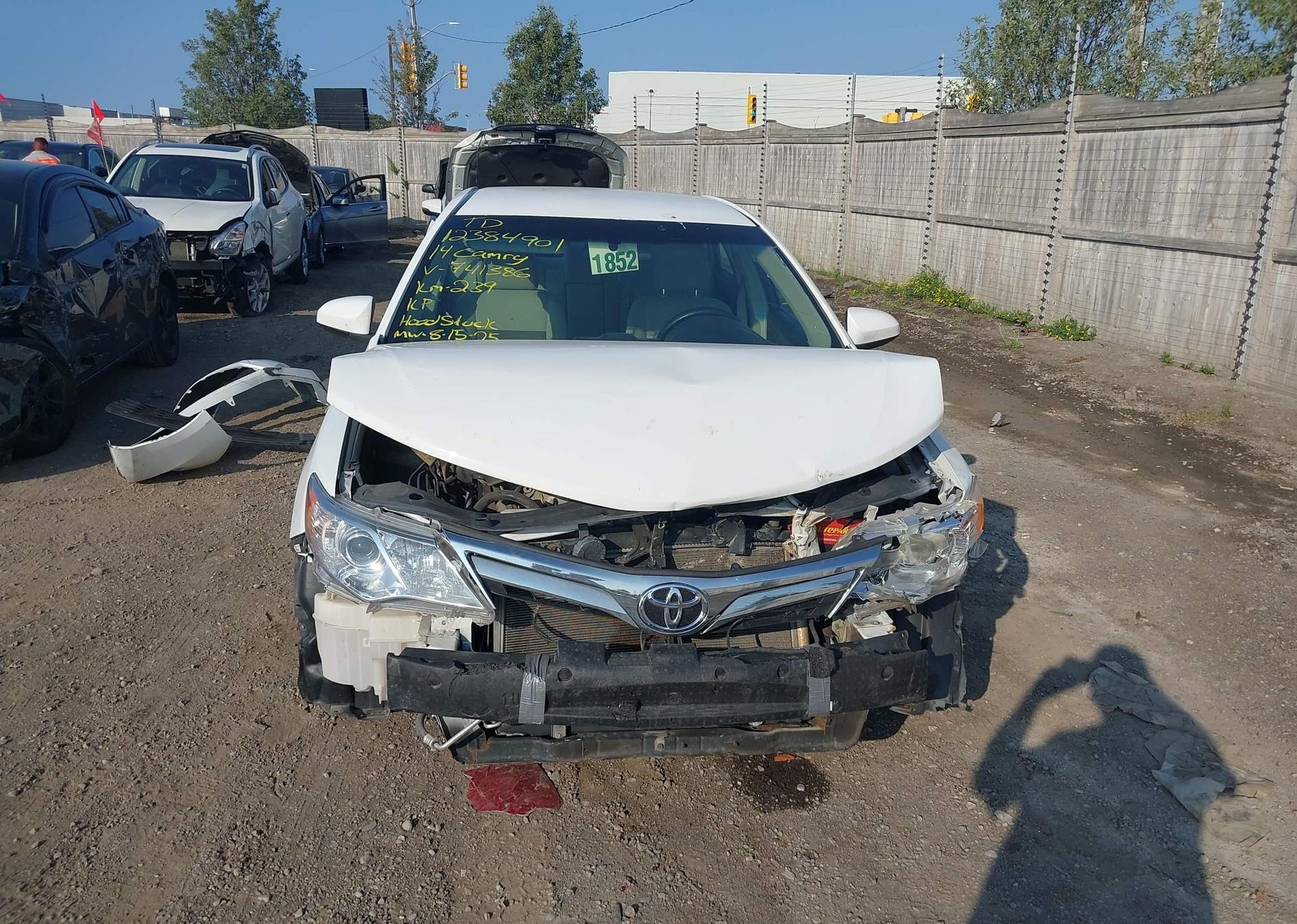 2014 TOYOTA CAMRY LE