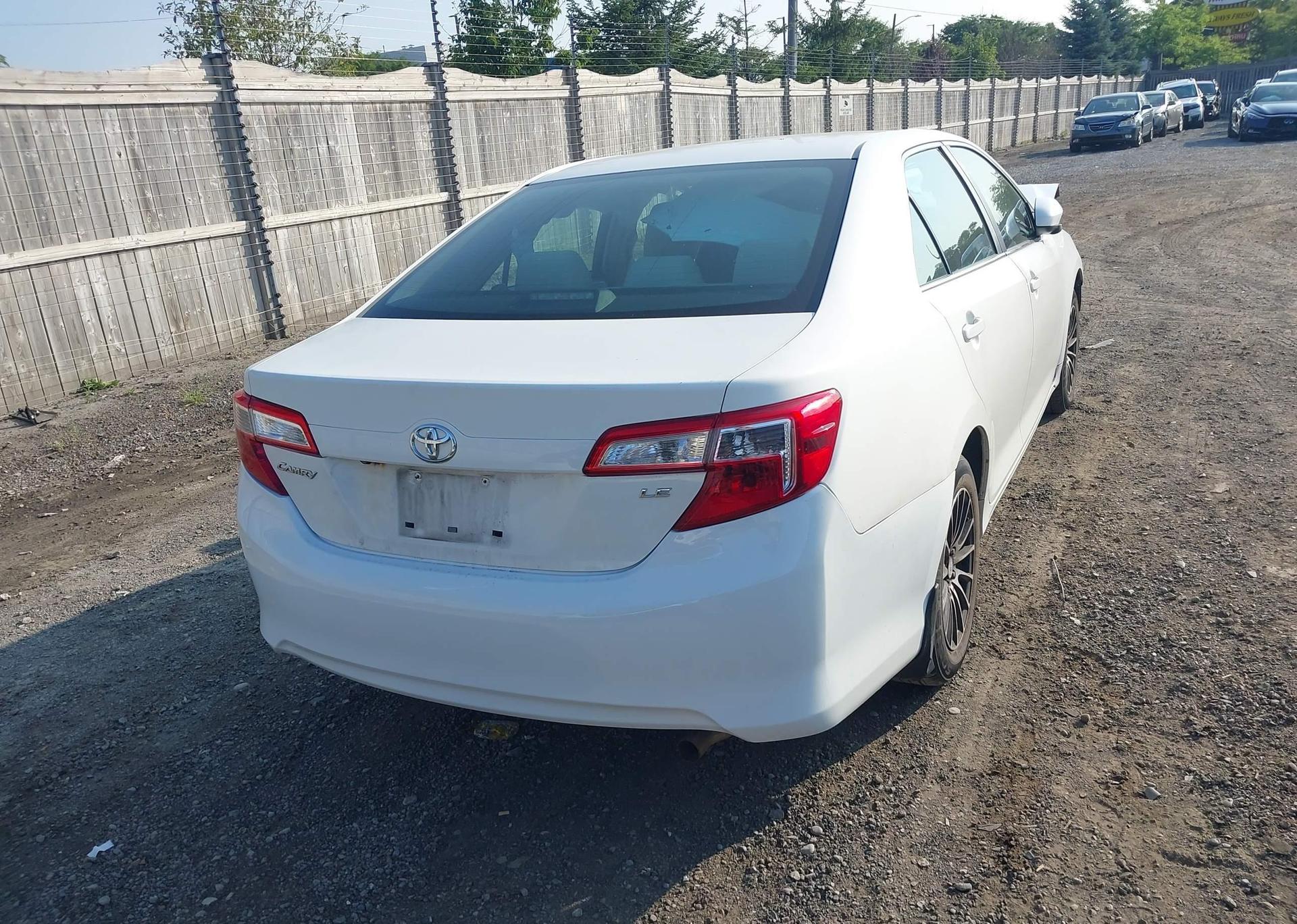 2014 TOYOTA CAMRY LE