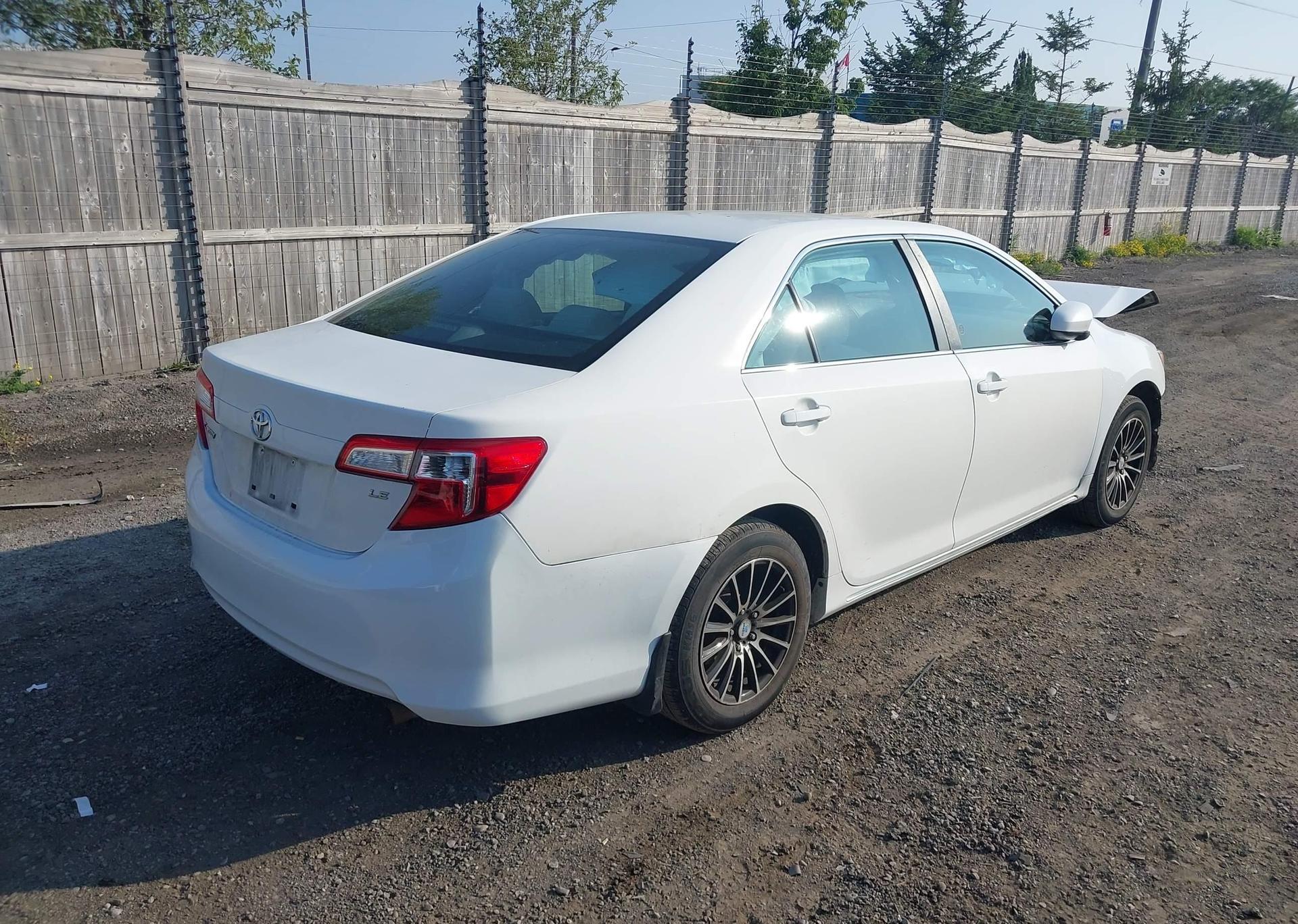 2014 TOYOTA CAMRY LE