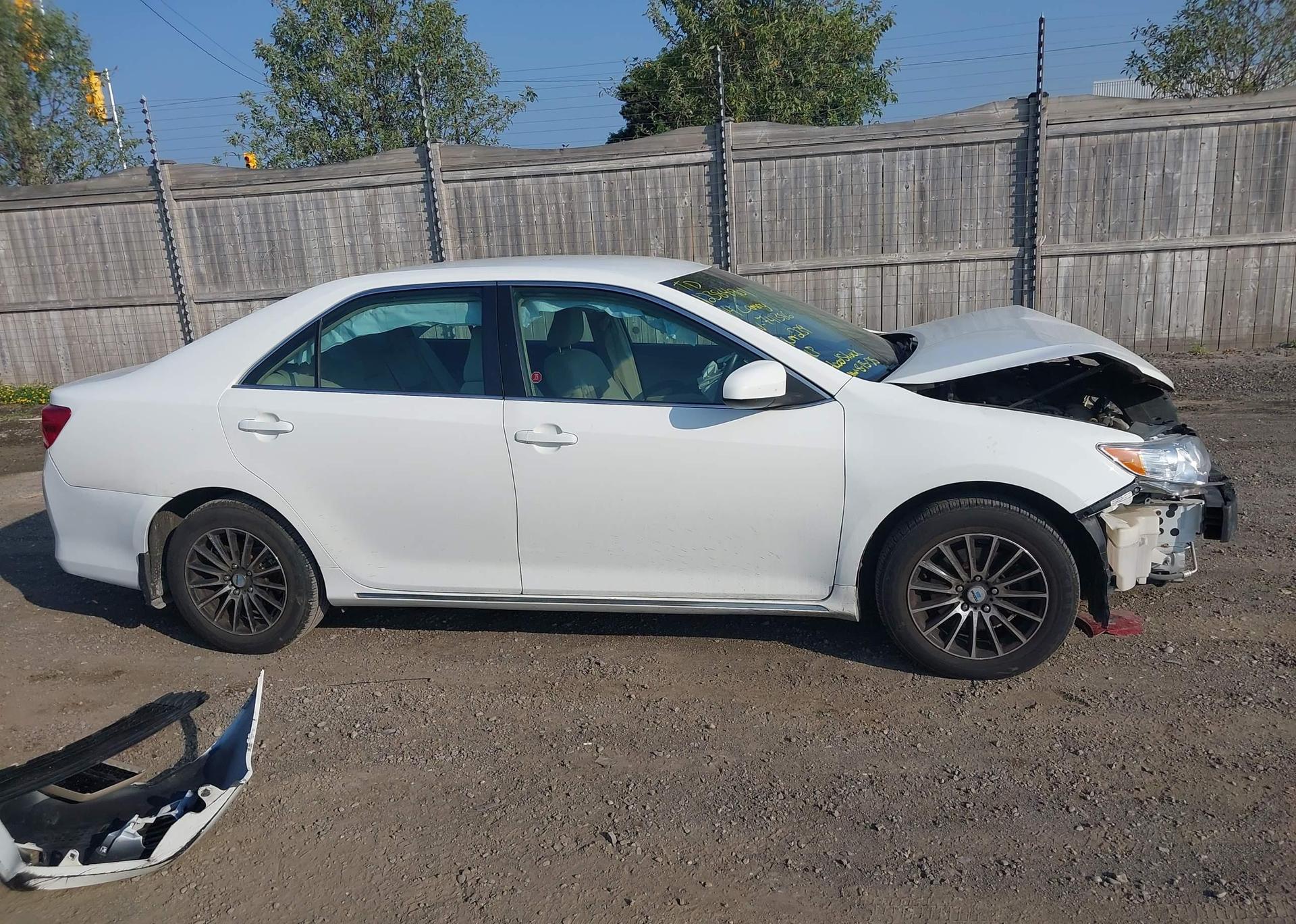 2014 TOYOTA CAMRY LE