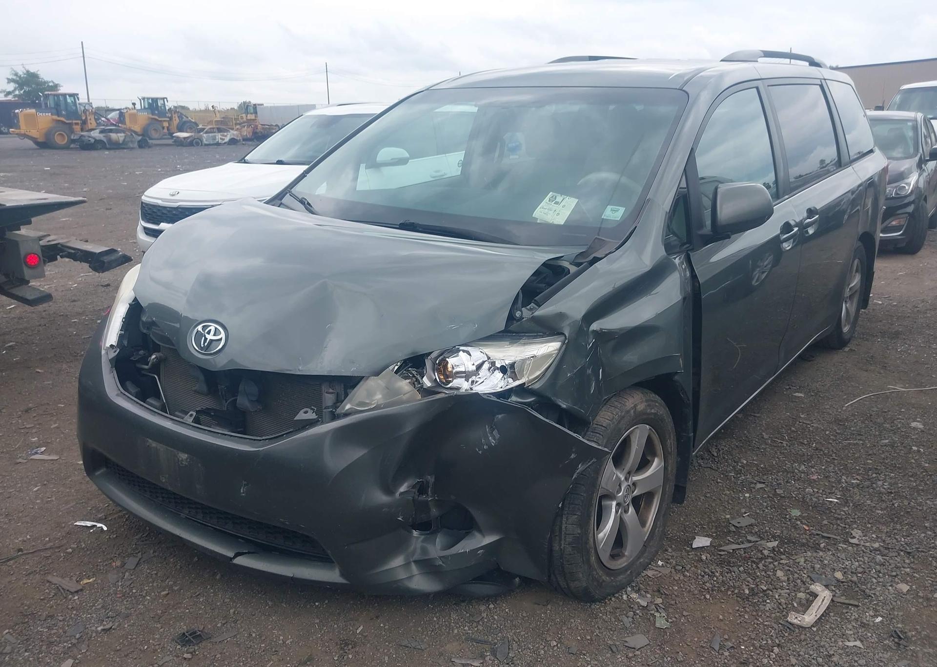 2014 TOYOTA SIENNA