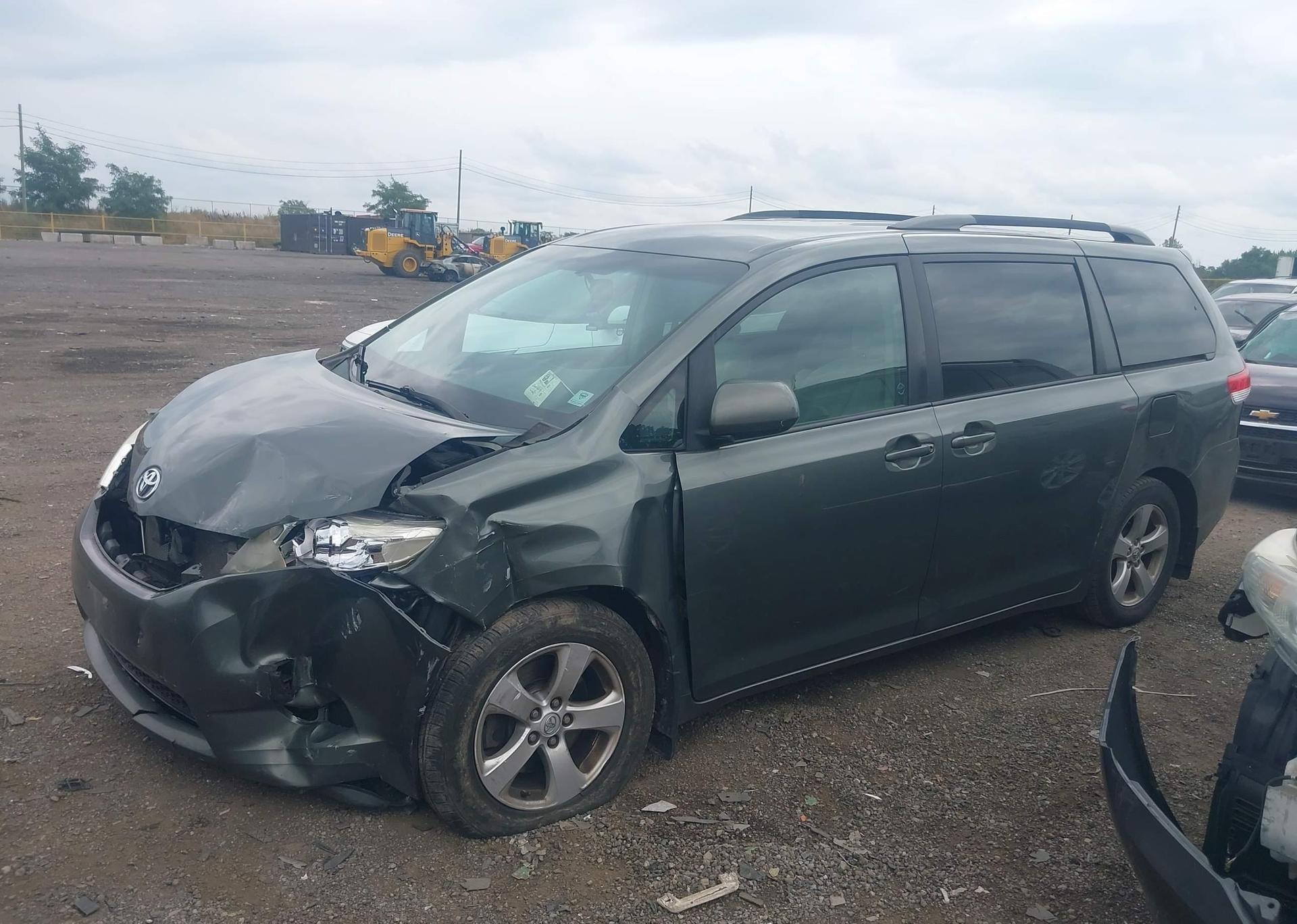 2014 TOYOTA SIENNA