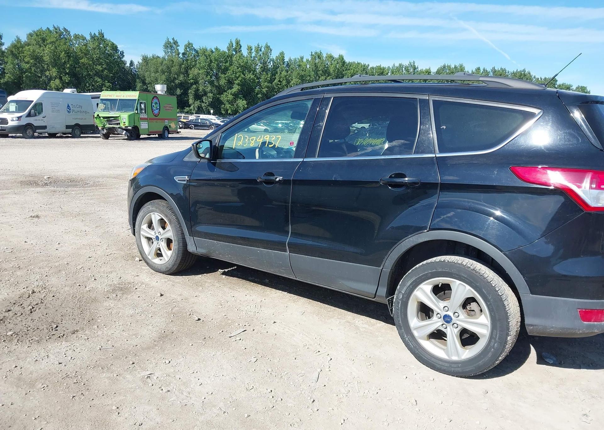 2016 FORD ESCAPE SE