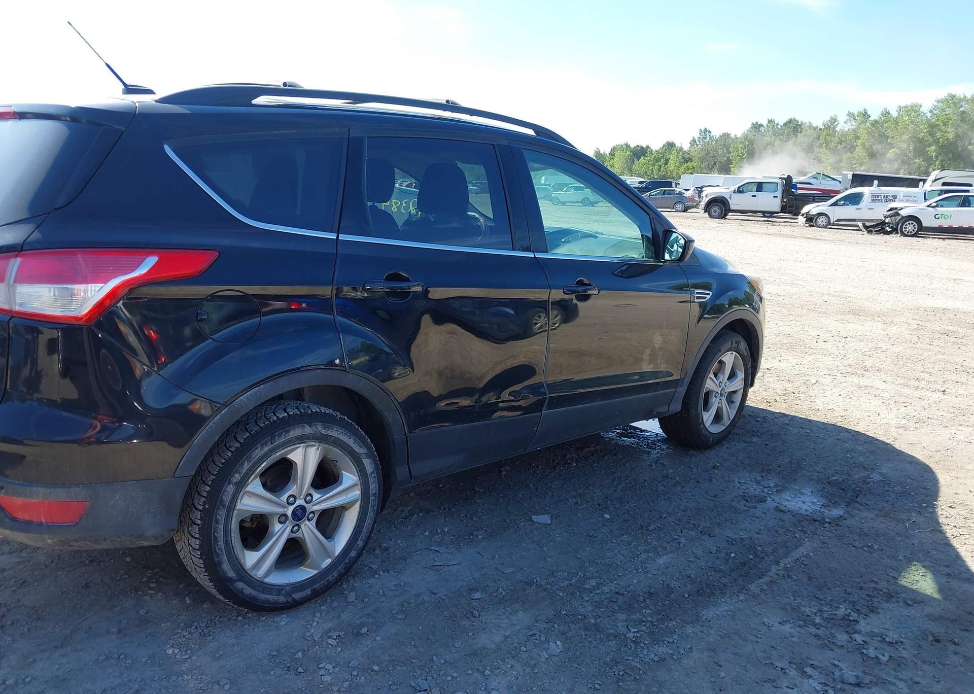 2016 FORD ESCAPE SE