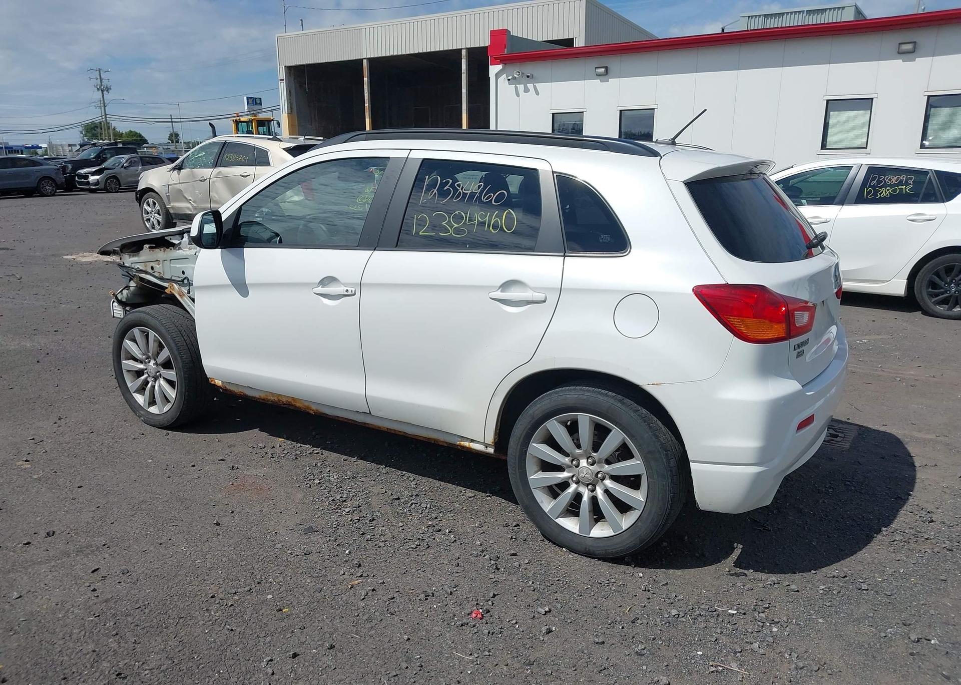 2011 MITSUBISHI RVR