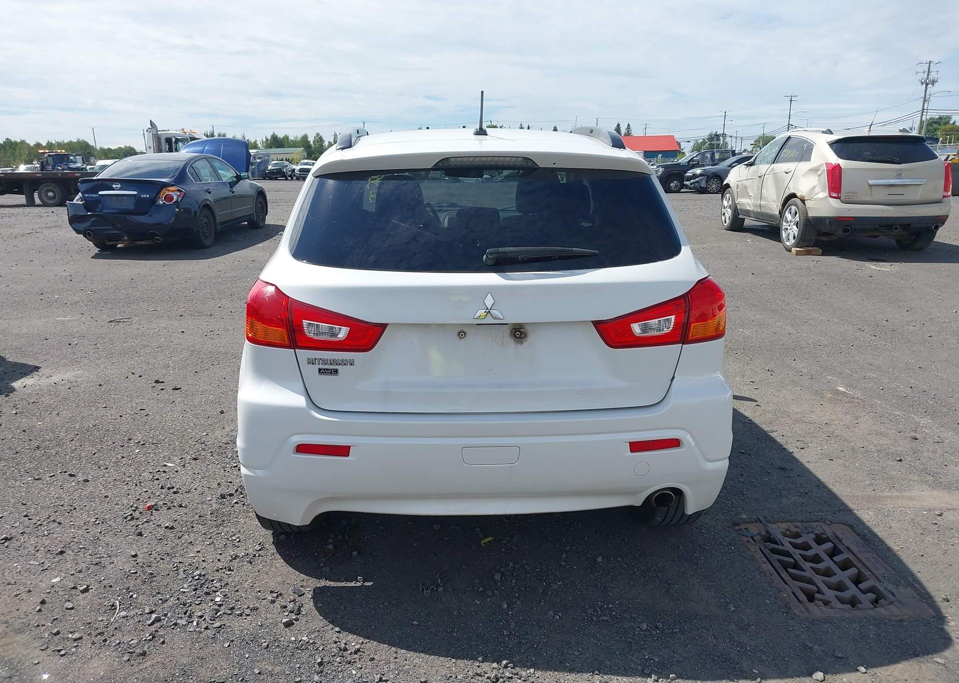 2011 MITSUBISHI RVR