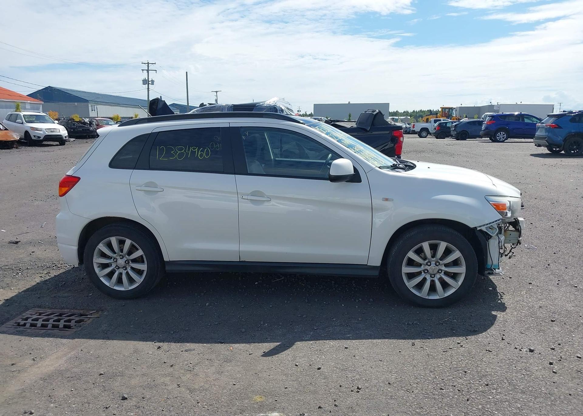 2011 MITSUBISHI RVR