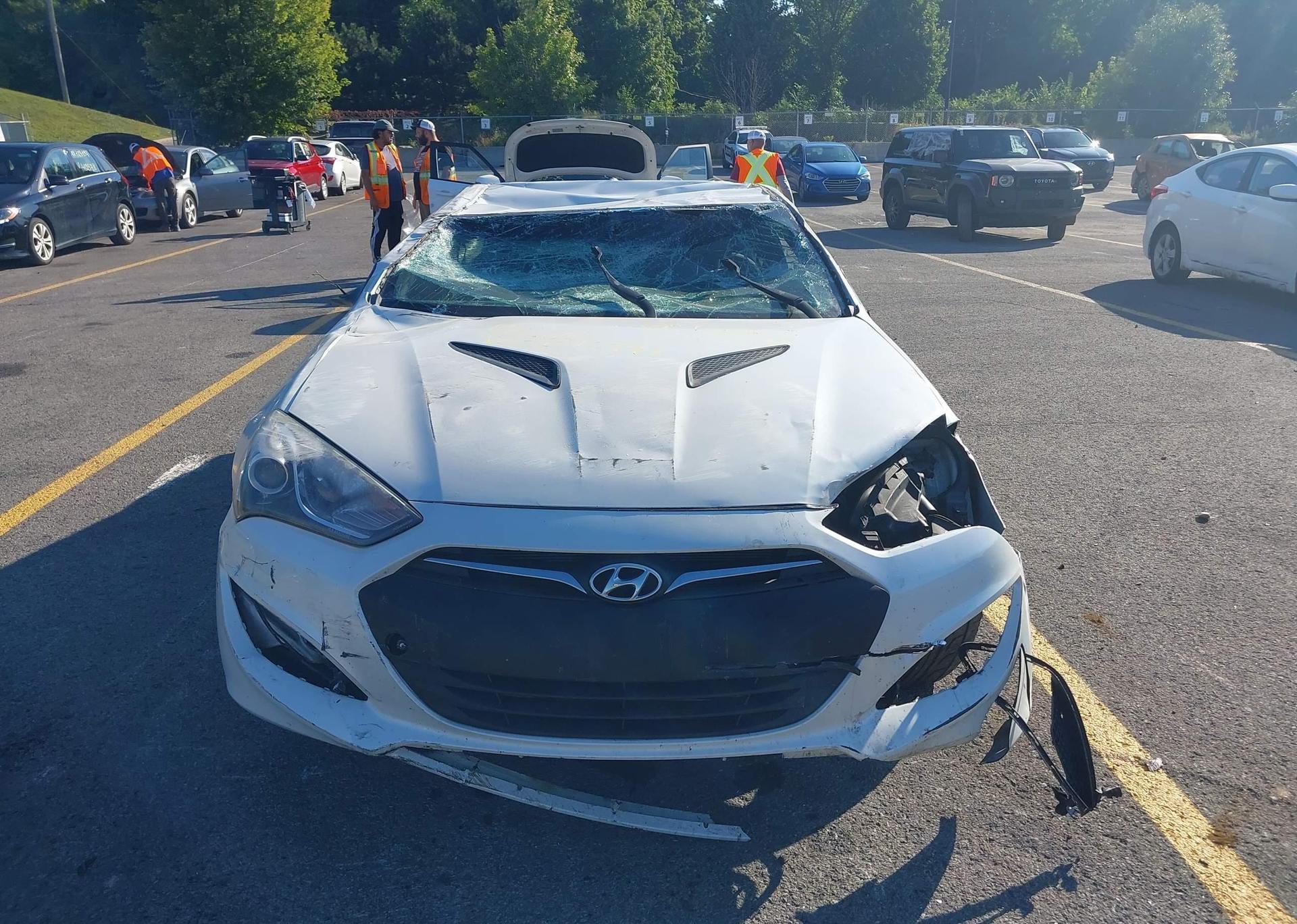 2013 HYUNDAI GENESIS