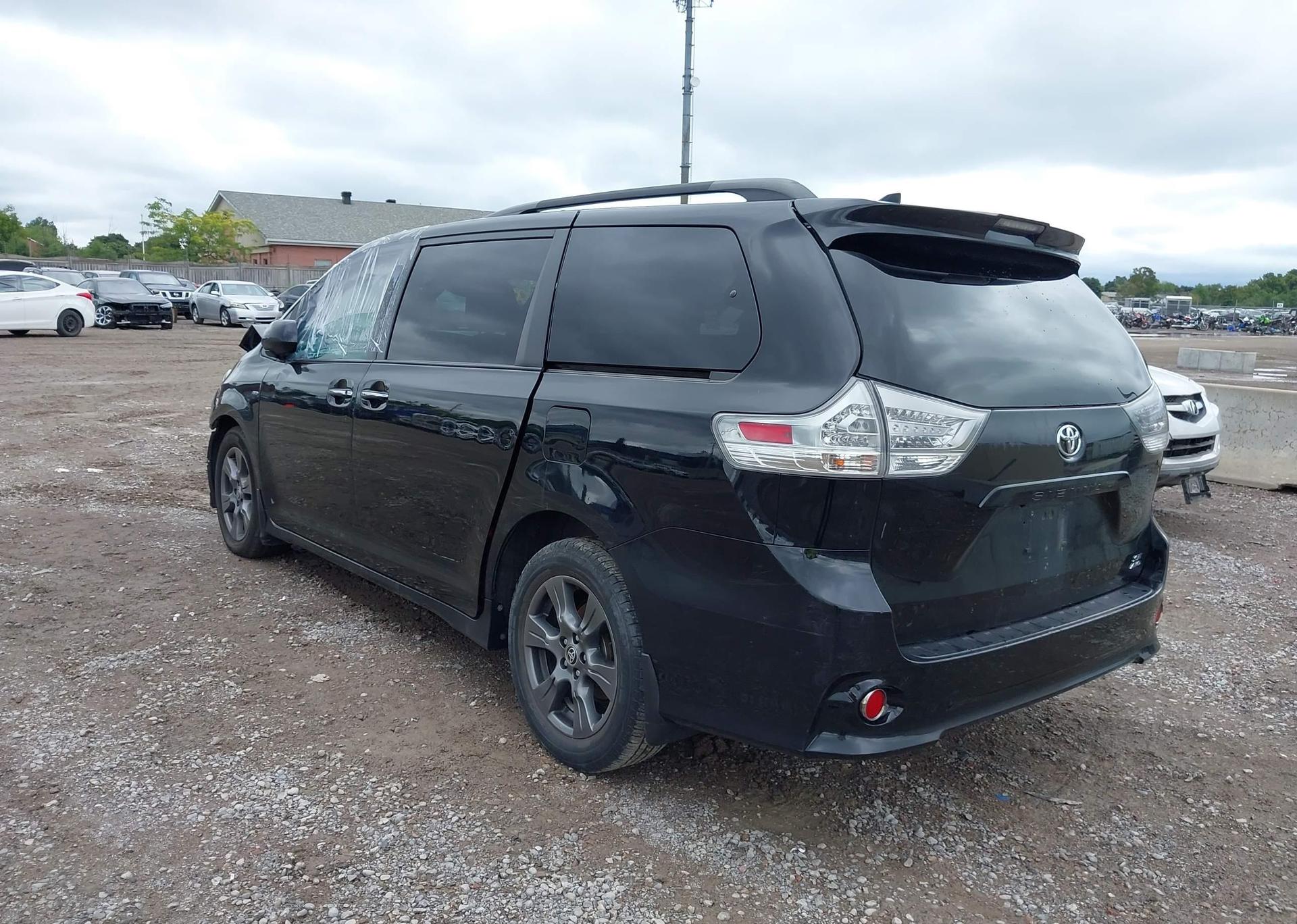 2020 TOYOTA SIENNA SE