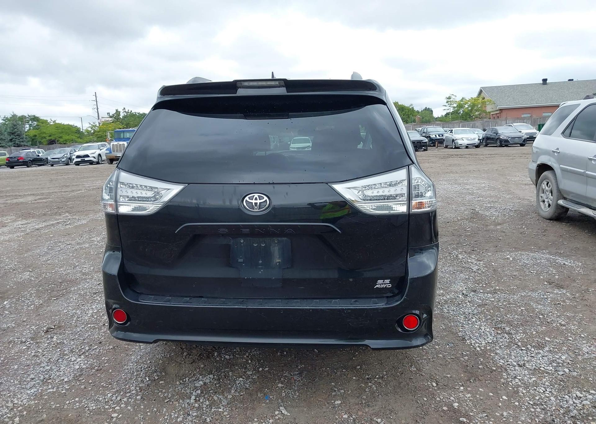 2020 TOYOTA SIENNA SE