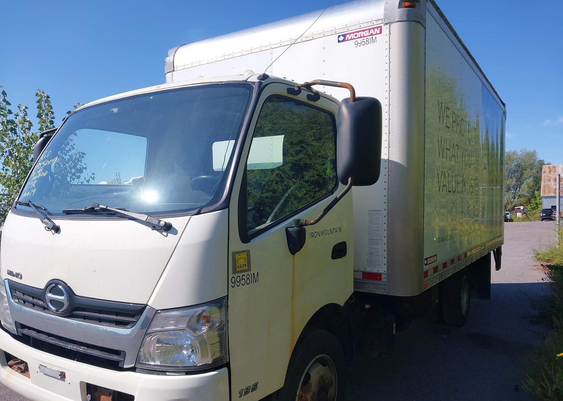2016 HINO 195
