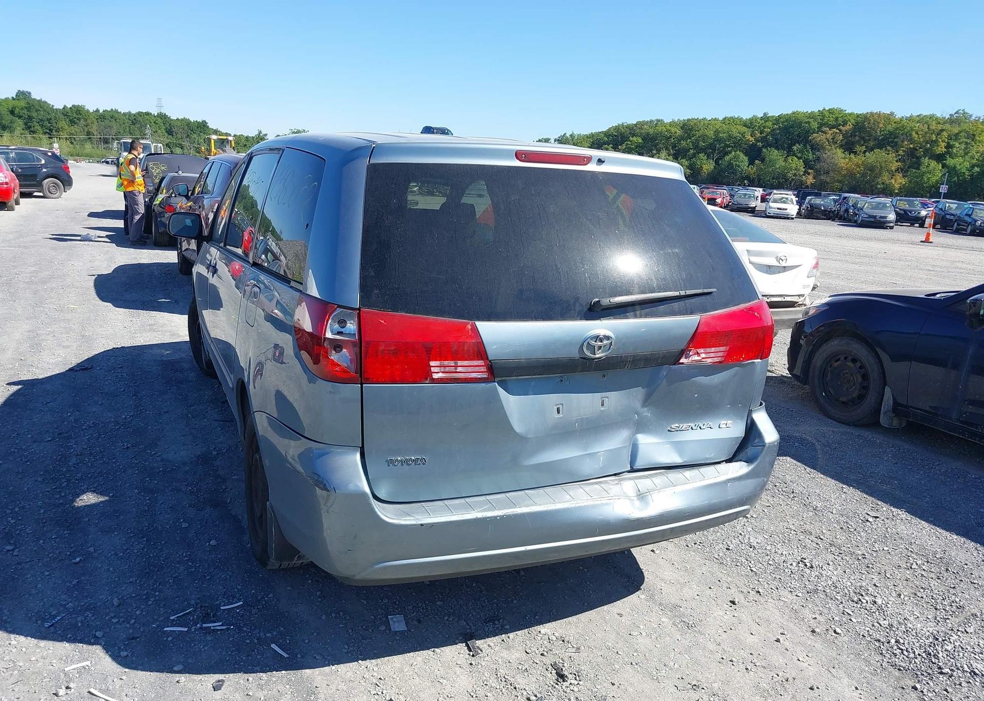 2004 TOYOTA SIENNA CE