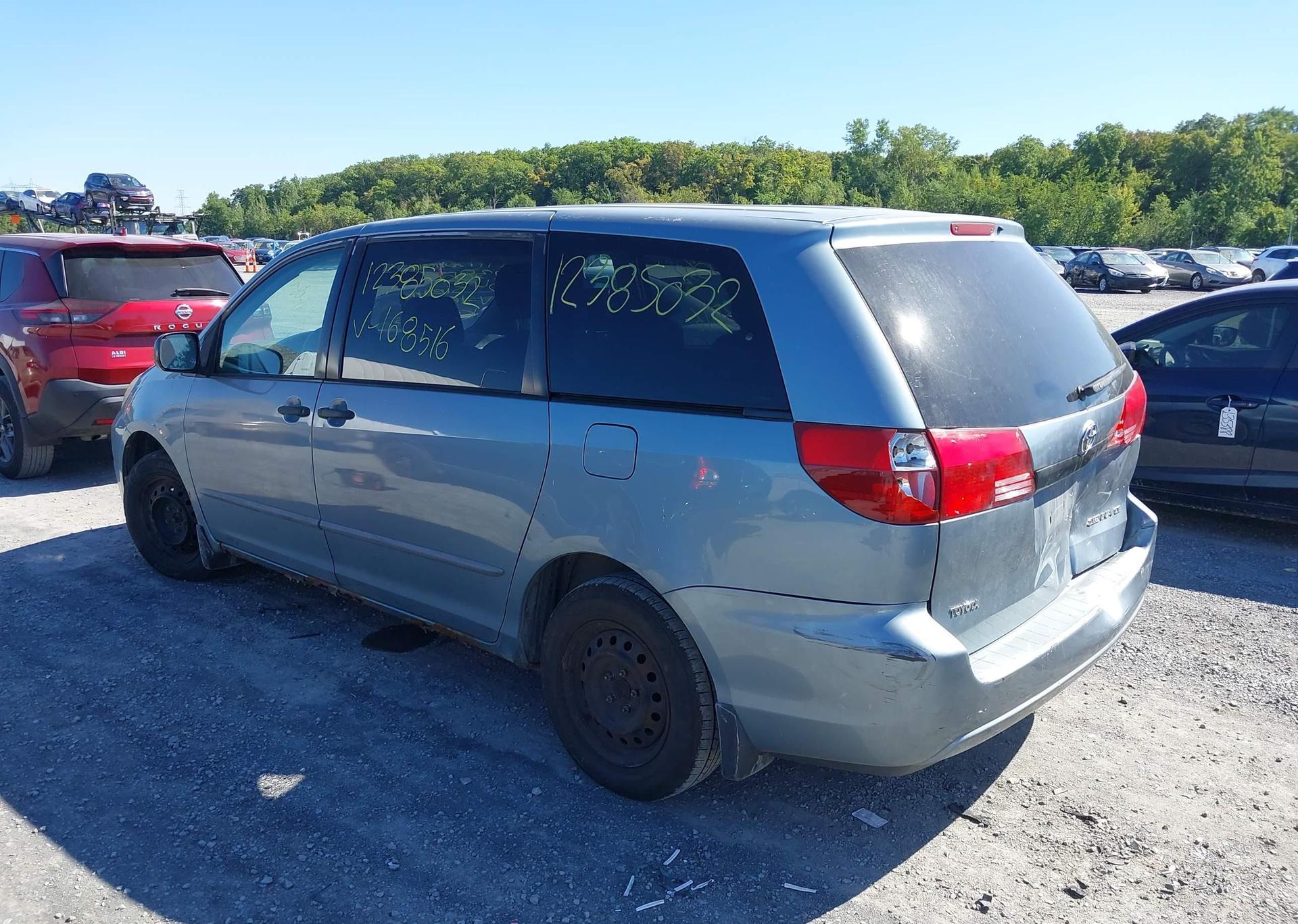 2004 TOYOTA SIENNA CE