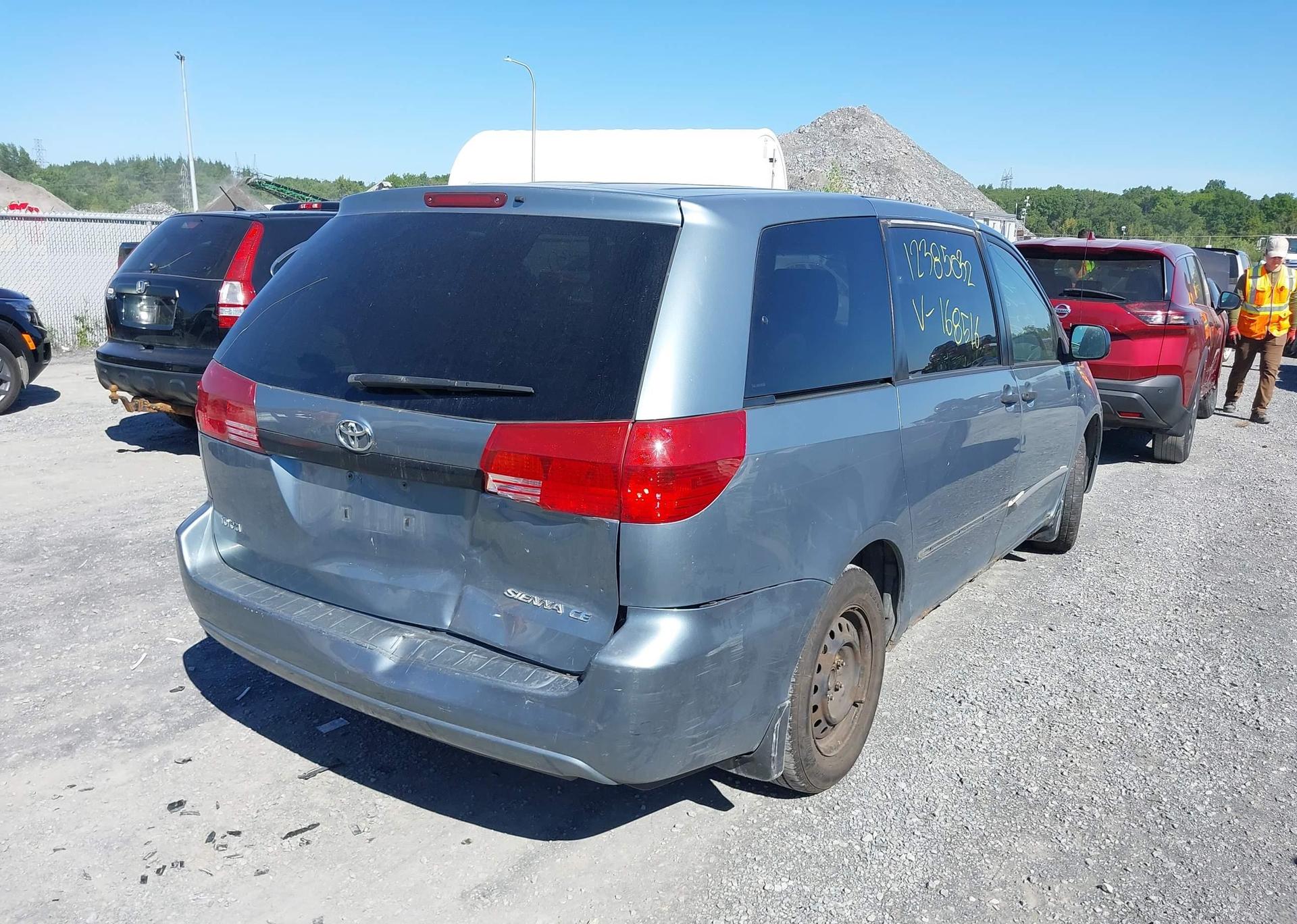 2004 TOYOTA SIENNA CE