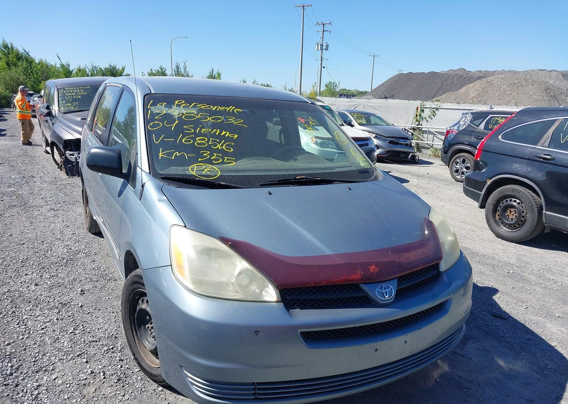 2004 TOYOTA SIENNA CE
