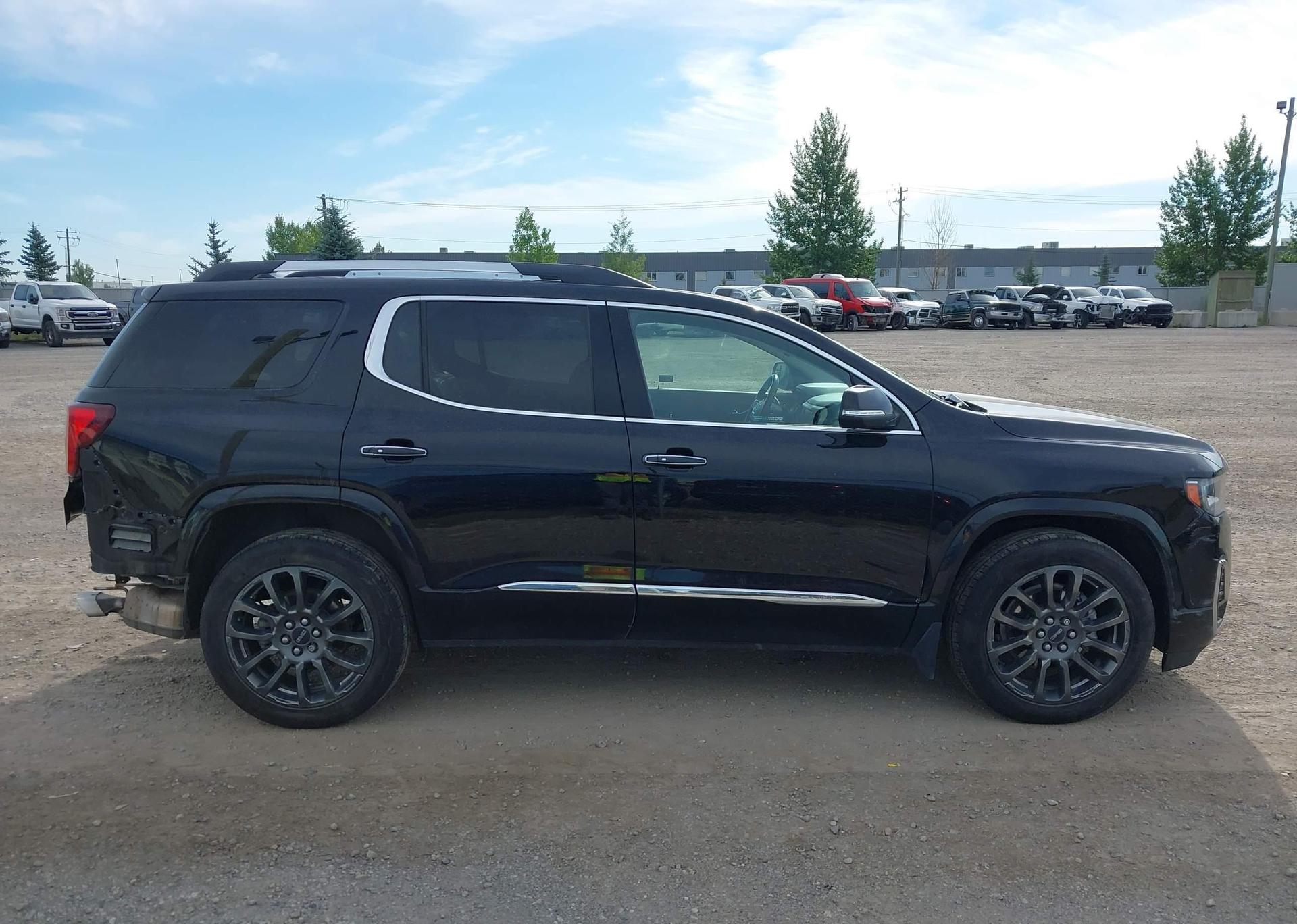 2022 GMC ACADIA DENALI
