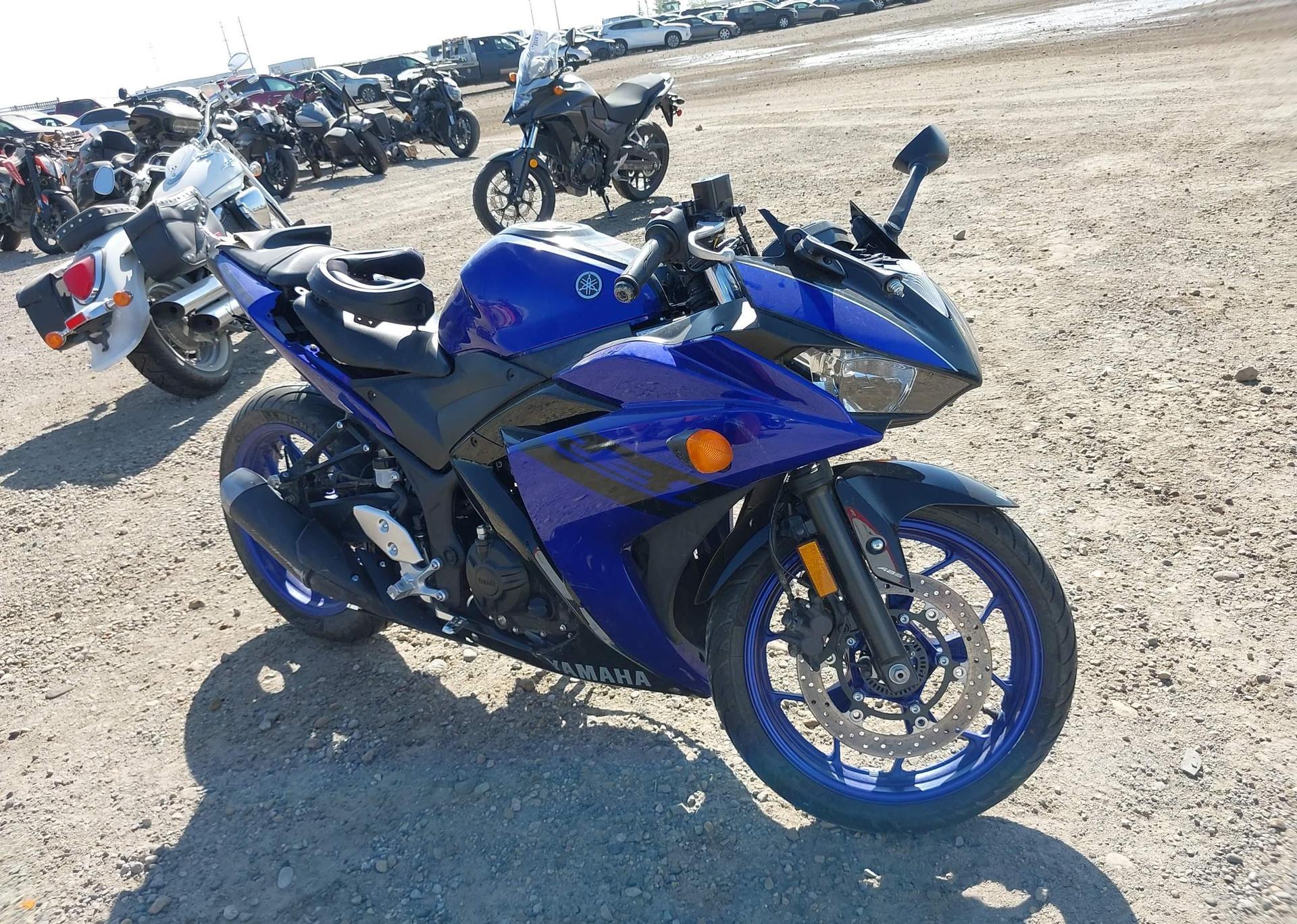 2018 YAMAHA YZFR3 A