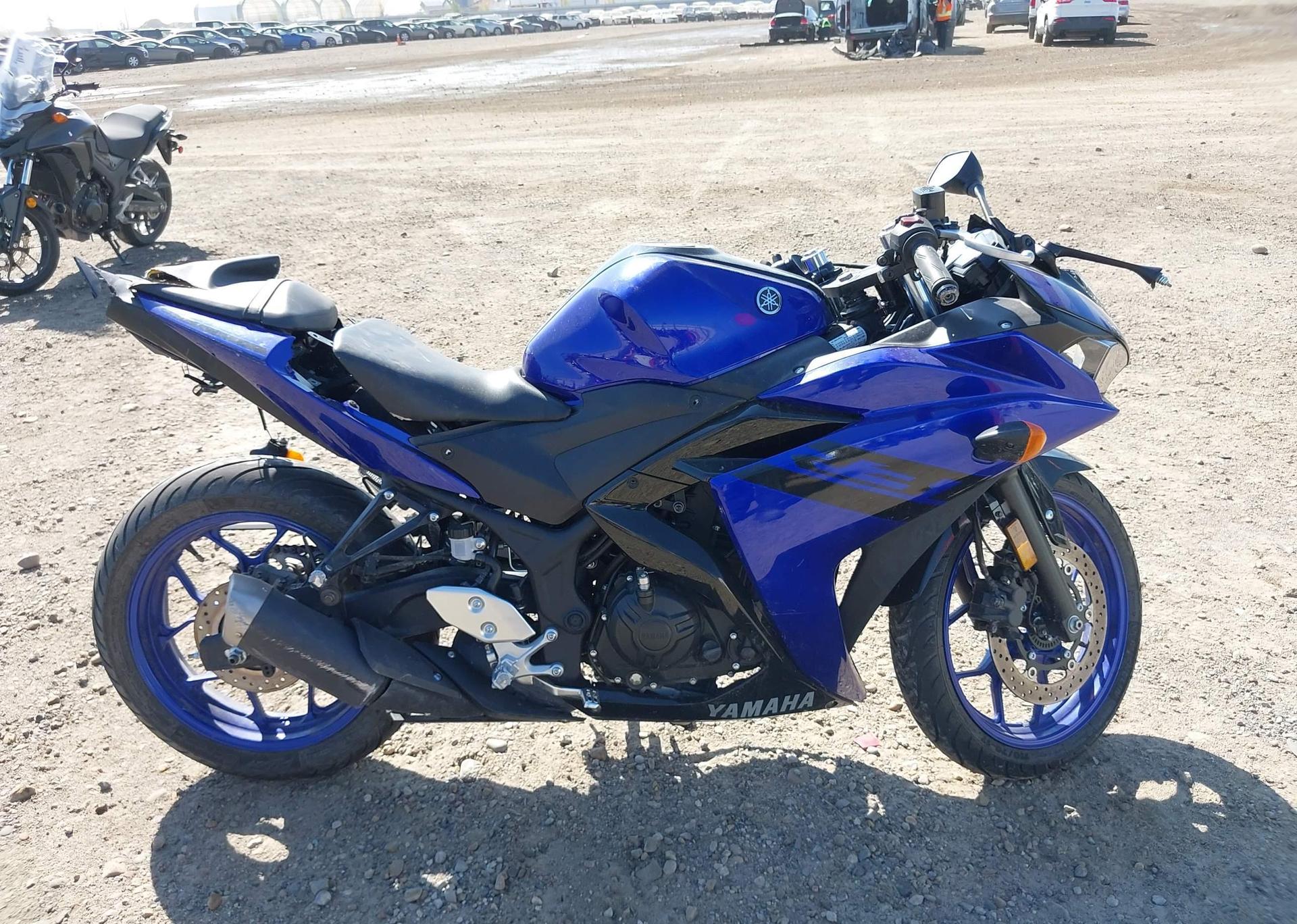 2018 YAMAHA YZFR3 A
