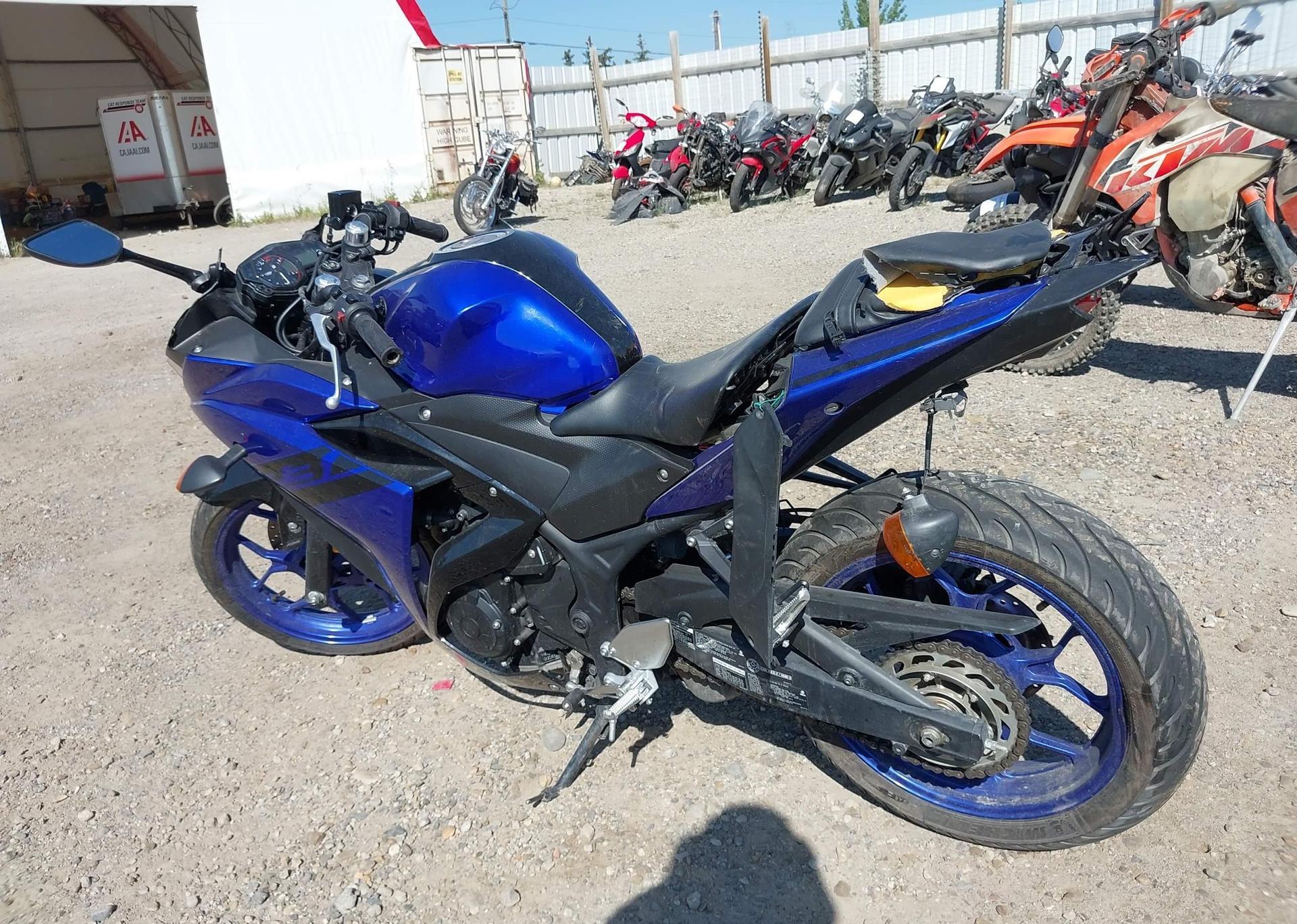 2018 YAMAHA YZFR3 A