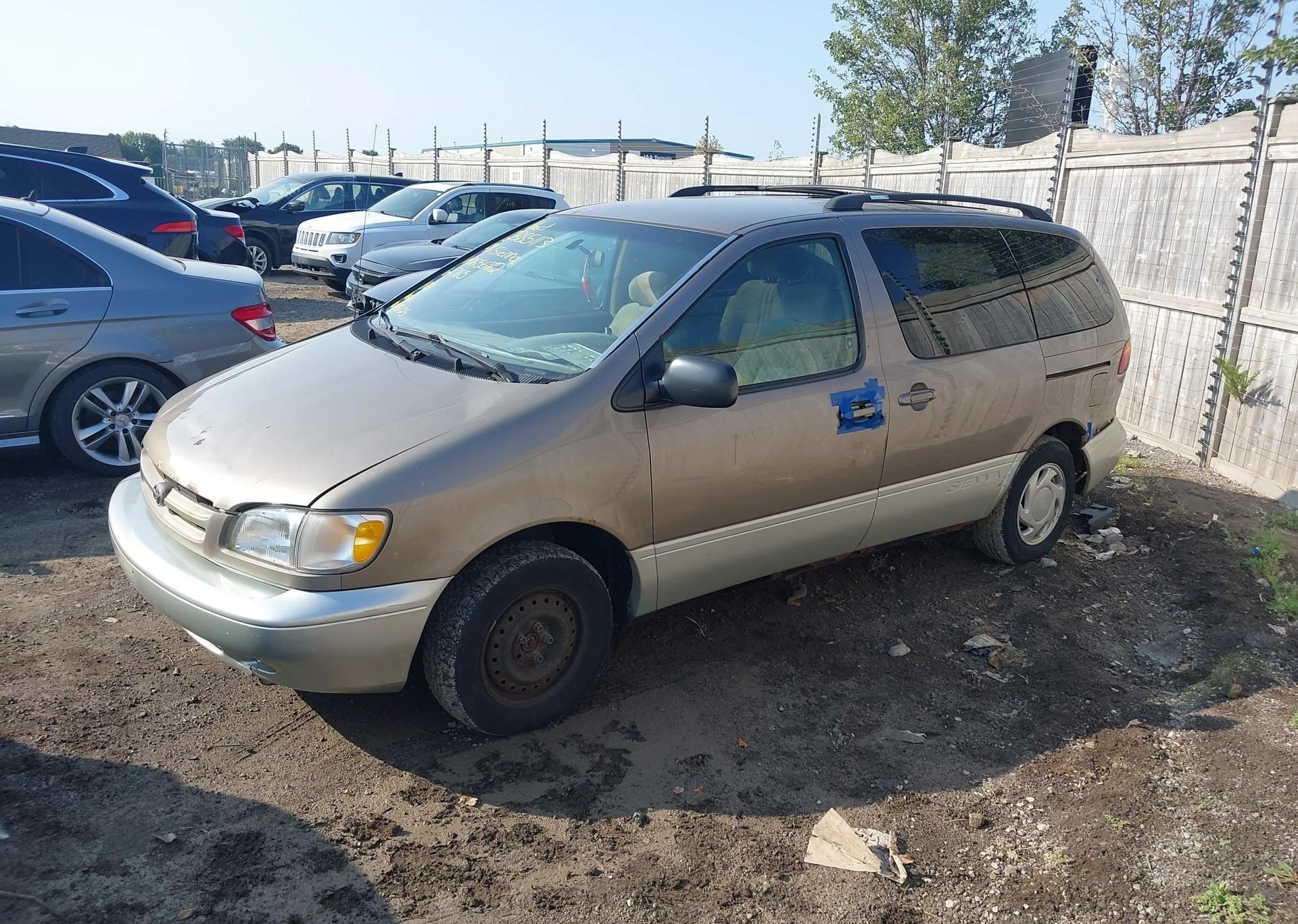 1998 TOYOTA SIENNA LE