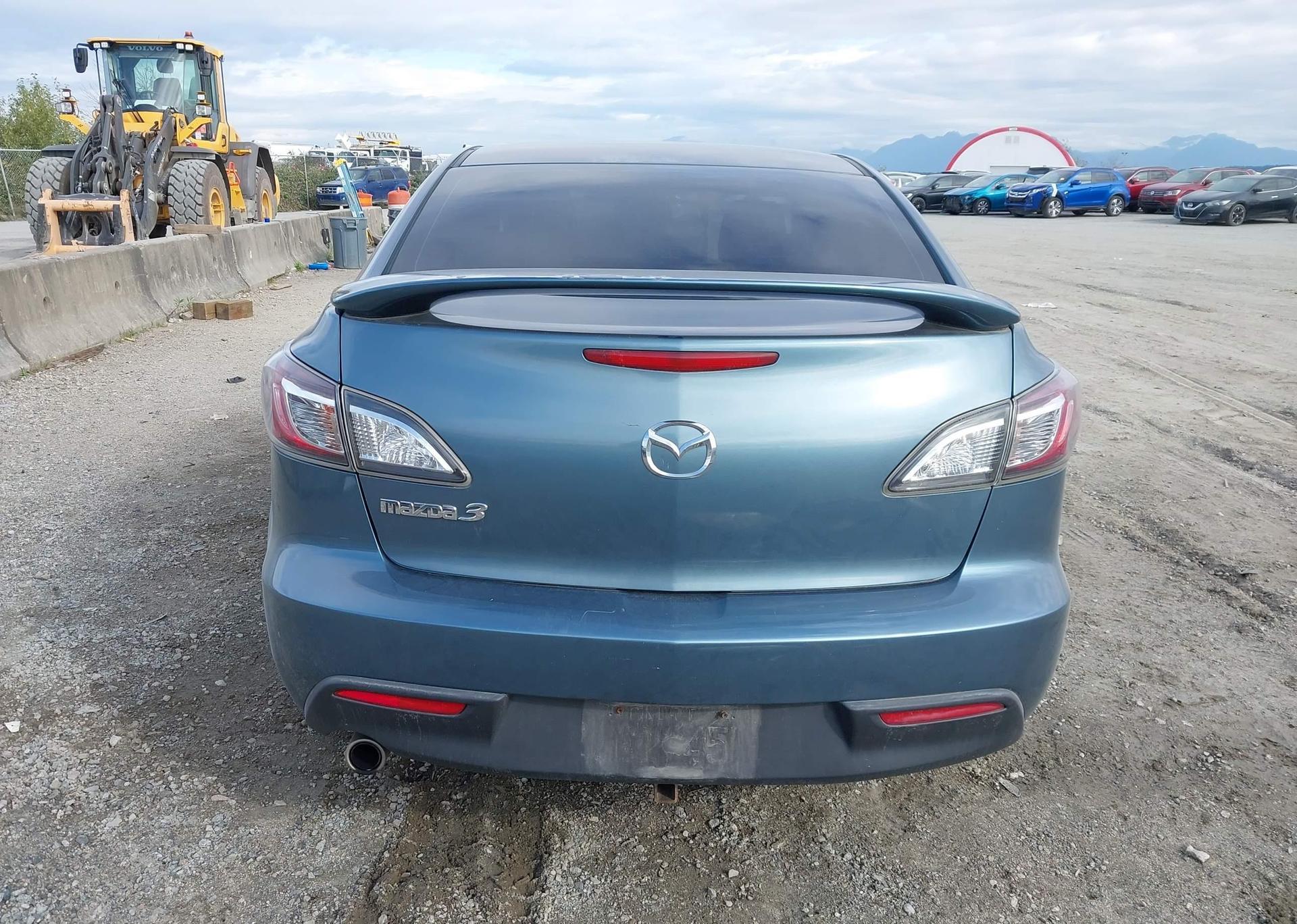 2011 MAZDA 3 I