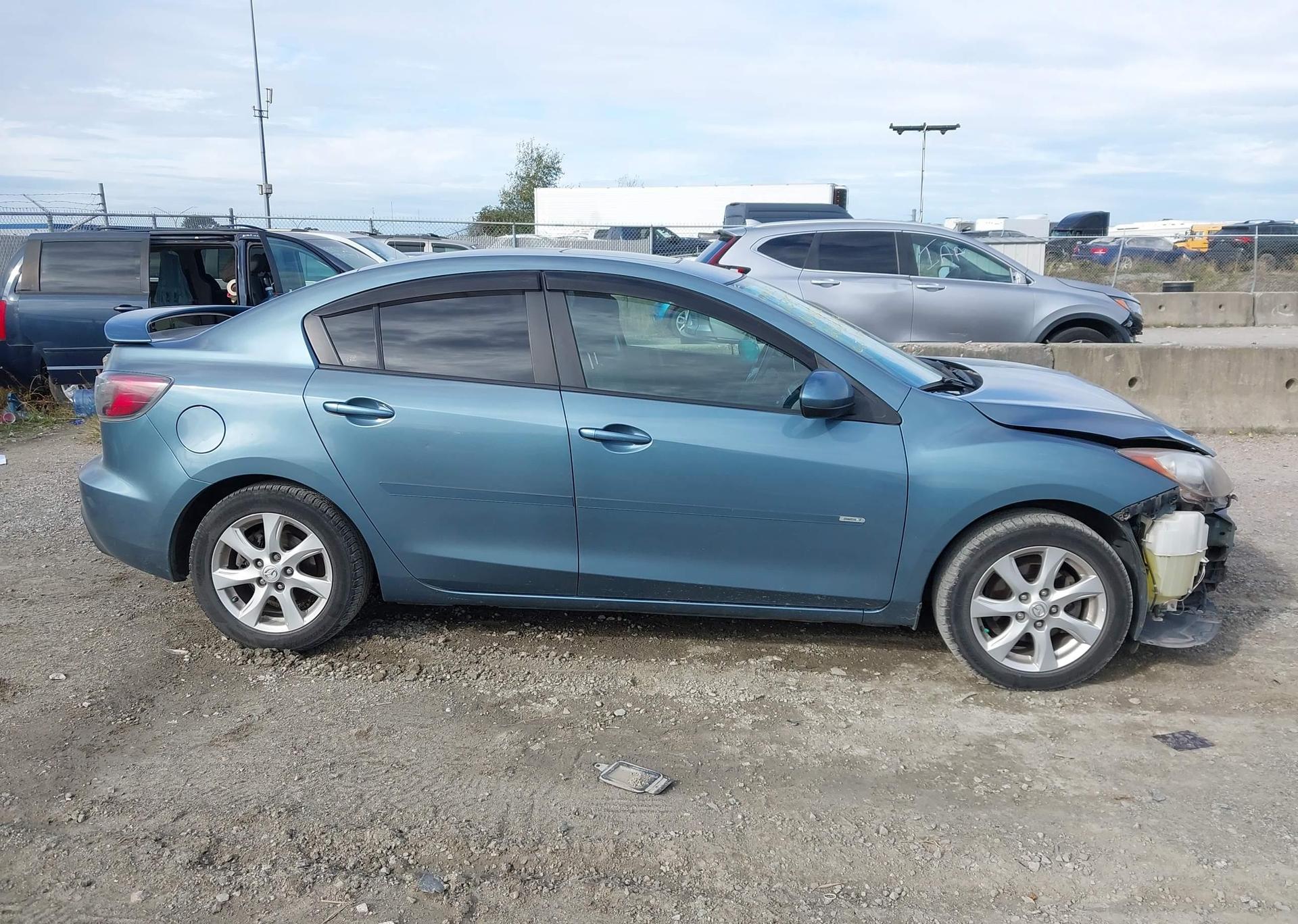 2011 MAZDA 3 I